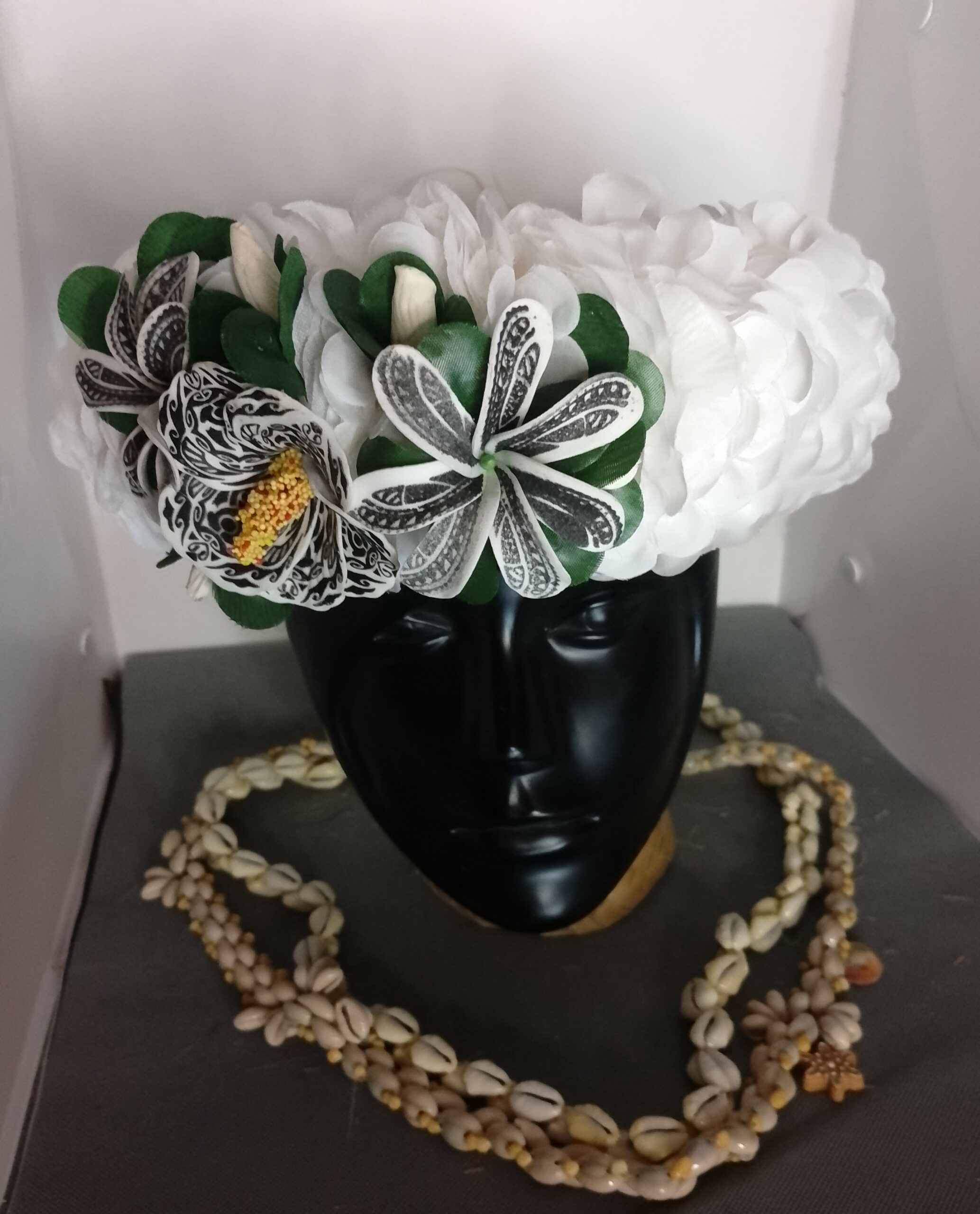 Couronne fleur Tahiti blanche deux tiare hibiscus tatoués Vaite.e.Tiare créations