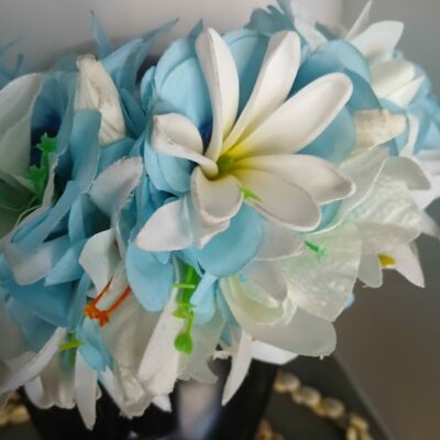 Couronne bleu lagon bougainvillier lys élancés  et tiare entre ouverte 