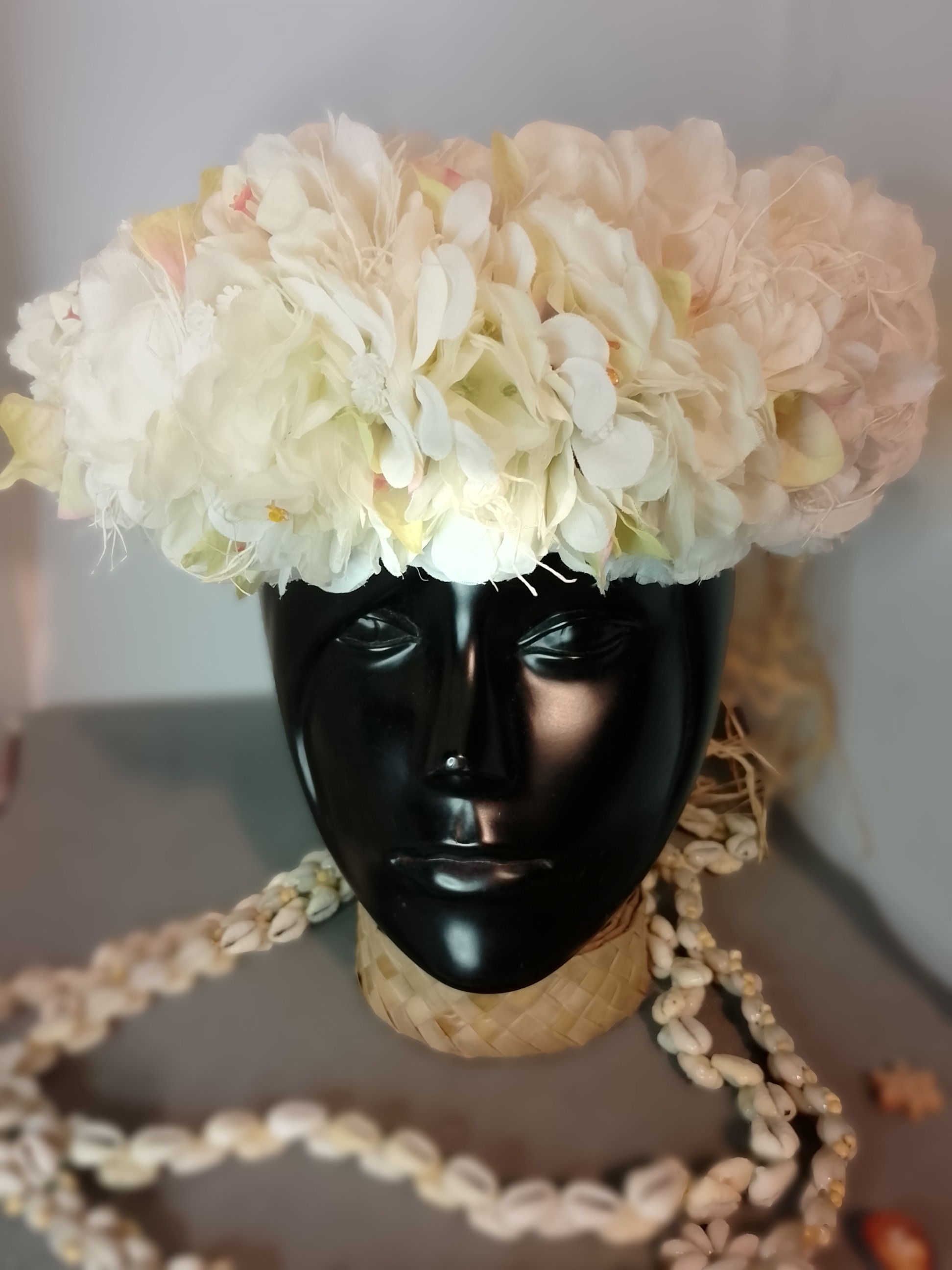 Couronne fleur Tahiti blanc vanille bougainvillier et boutons vanille Vaite.e.Tiare créations