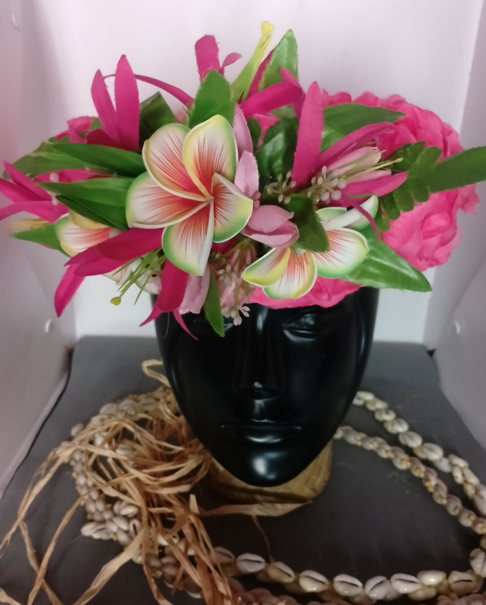 Couronne fleurs Tahiti fuchsia trois tipanie rainurés bords rouges lys élancés rose Vaite.e.Tiare créations