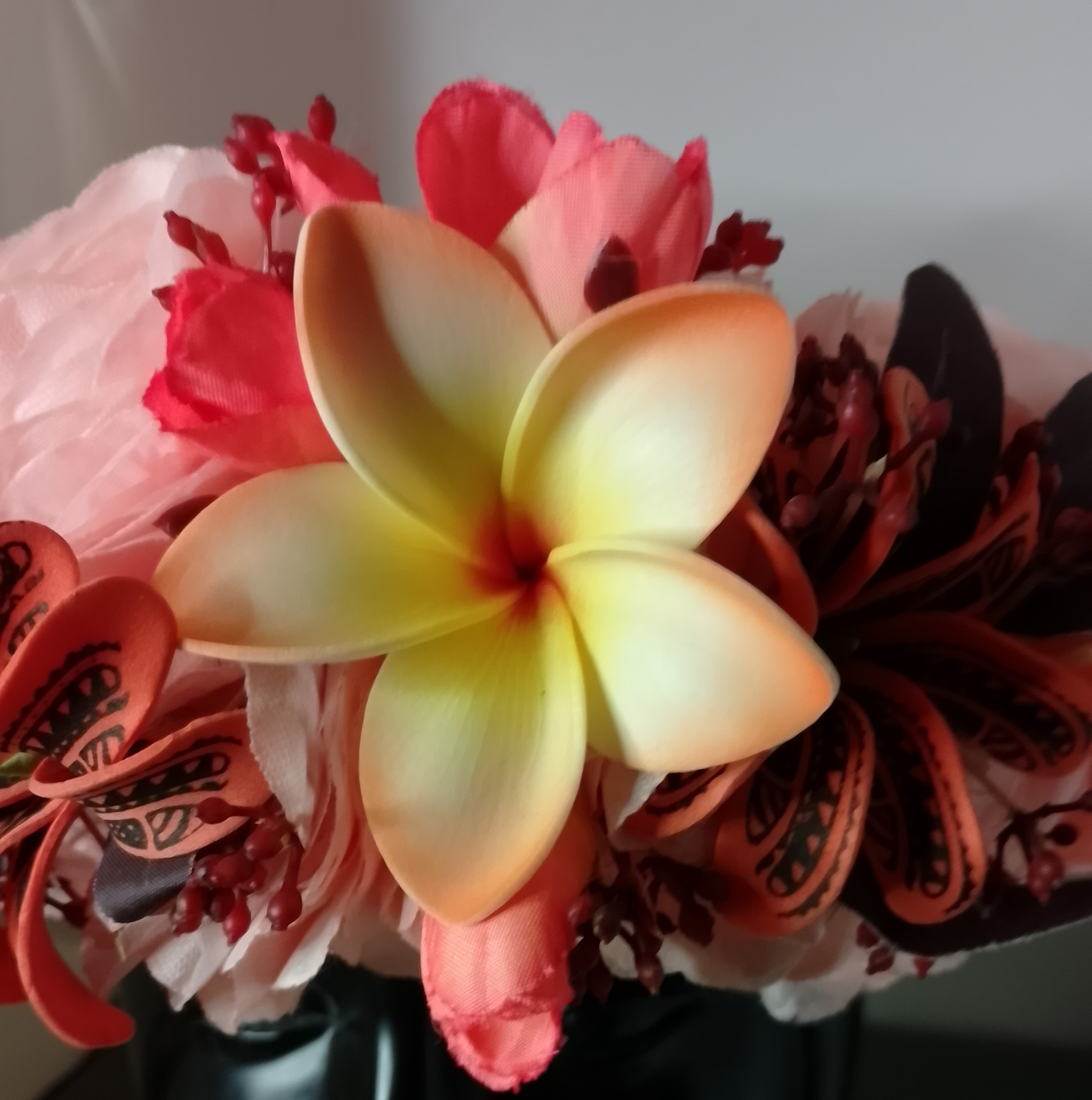 Couronne fleurs Tahiti orangée tiare tatouées tipanie bords oranges Vaite.e.Tiare créations