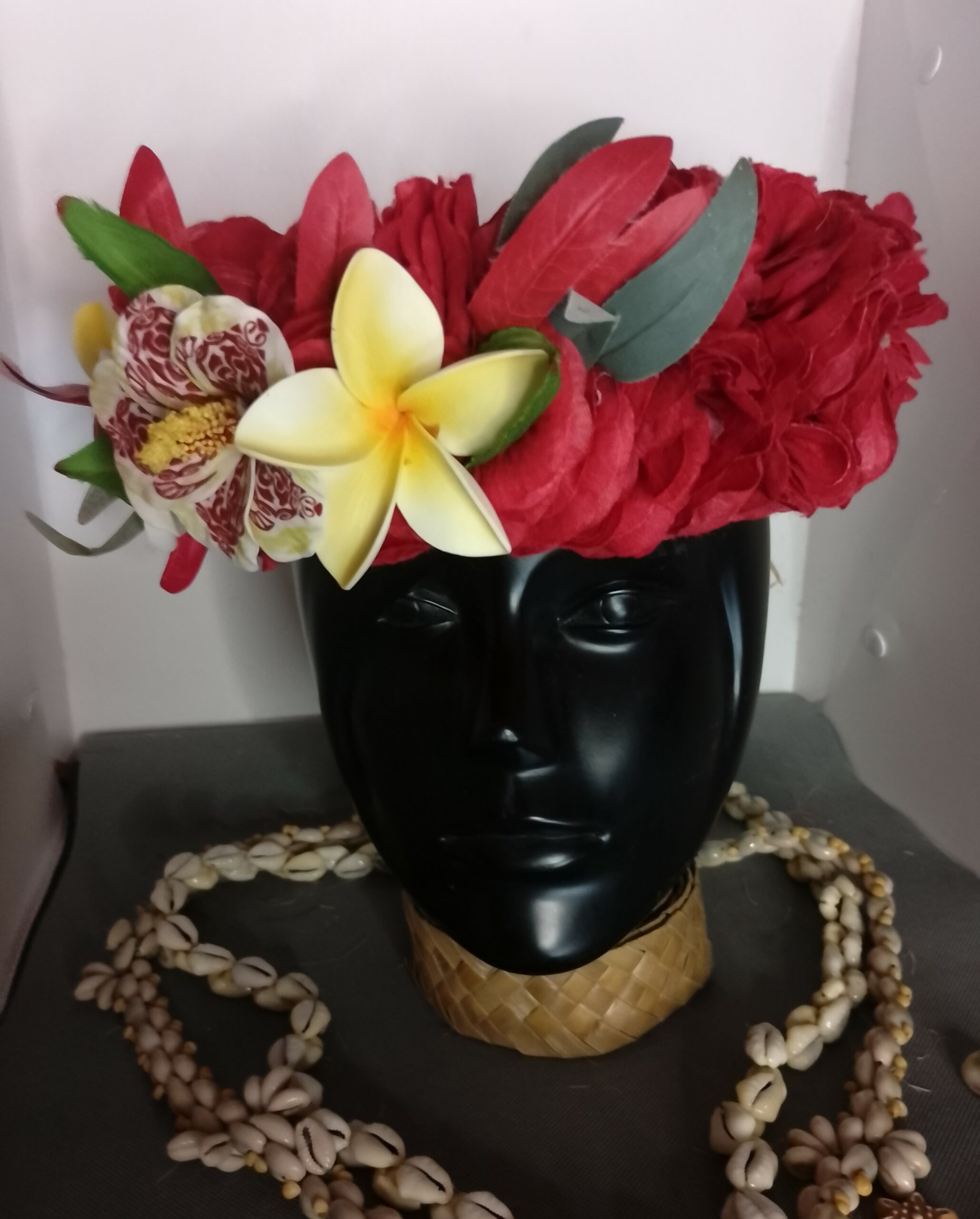 Couronne fleurs Tahiti rouge deux tipanie hibiscus tatoué Vaite.e.Tiare créations