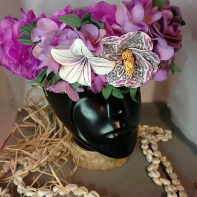 Couronne de fleur Tahiti violette hibiscus et tiare tatouée tipanie rainuré