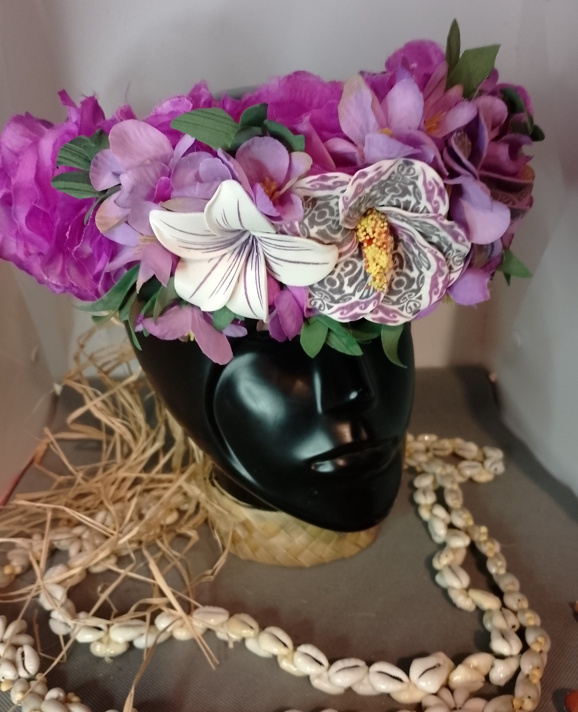 Couronne fleur Tahiti violette hibiscus et tiare tatouée tipanie Vaite.e.Tiare créations