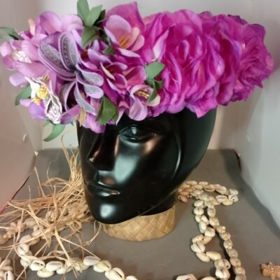Couronne de fleur Tahiti violette hibiscus et tiare tatouée tipanie rainuré