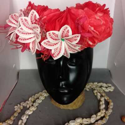 Couronne tiare Tahiti rouge trois tiare tatouées lys élancés 