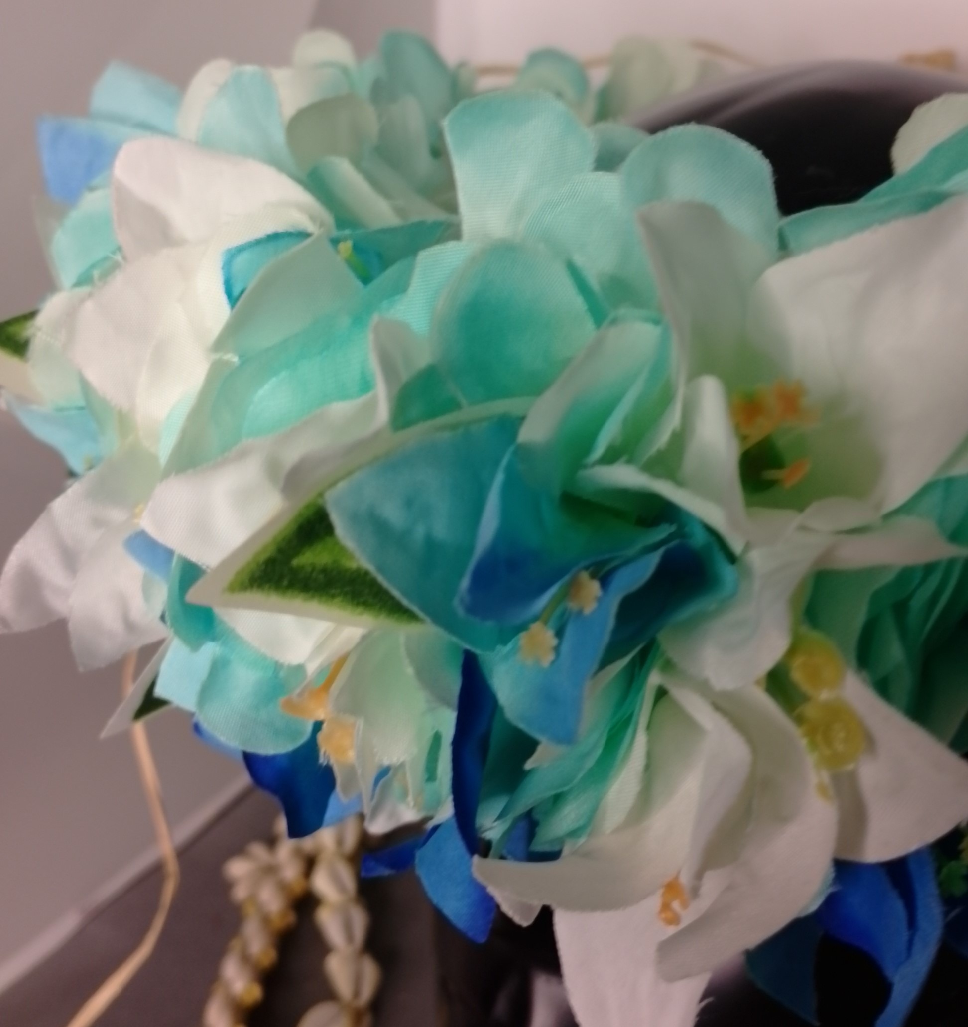 Couronne toute fleur Tahiti bleu lagon bougainvilliers deux bleus et blanc Vaite.e.Tiare créations