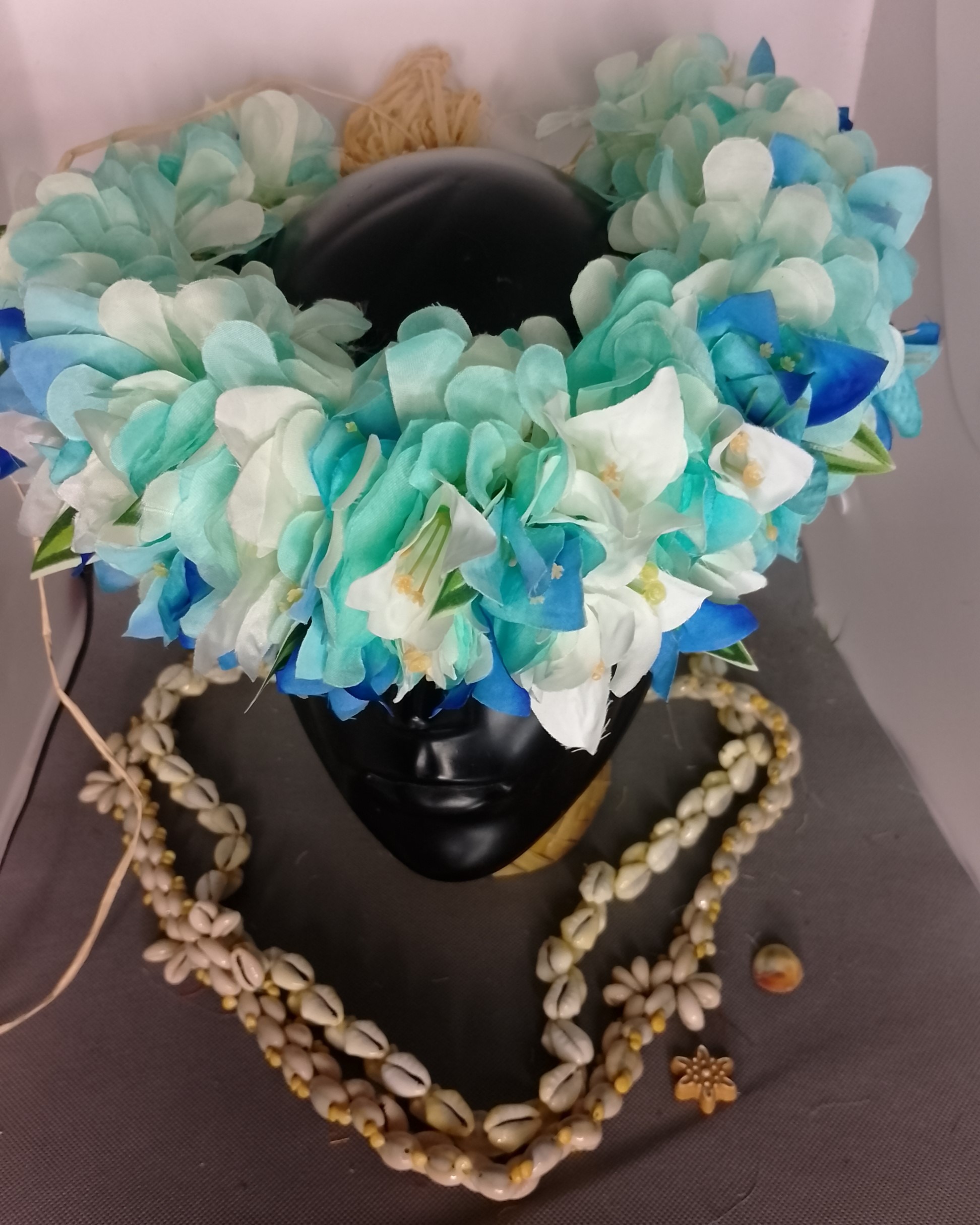 Couronne toute fleur Tahiti bleu lagon bougainvilliers deux bleus et blanc Vaite.e.Tiare créations