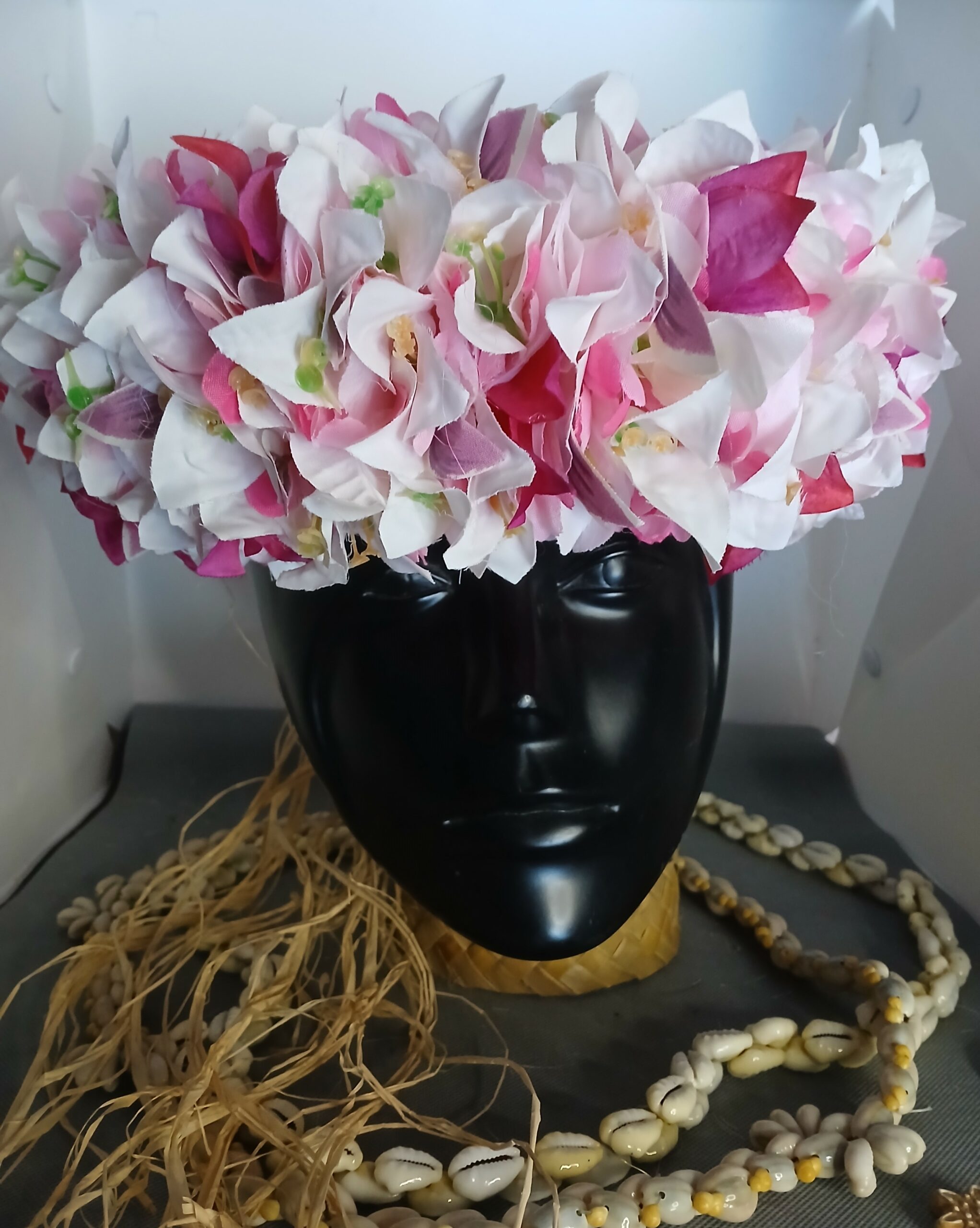 Couronne toute fleur Tahiti rose pâle bougainvillier blanc et fuchsia Vaite.e.Tiare créations