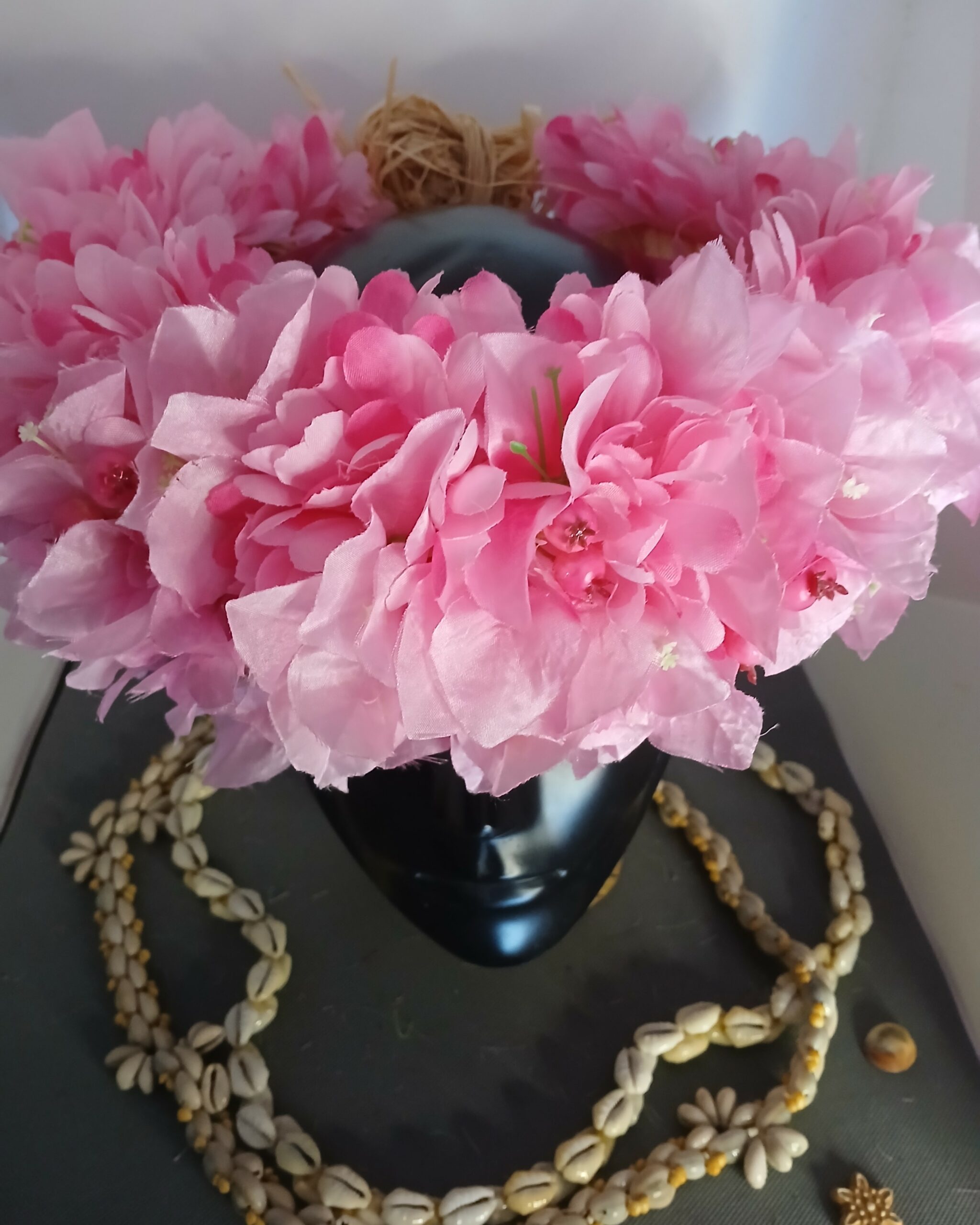 Couronne toute fleur Tahiti rose pâle bougainvillier rose pâle et graines assorties Vaite.e.Tiare créations