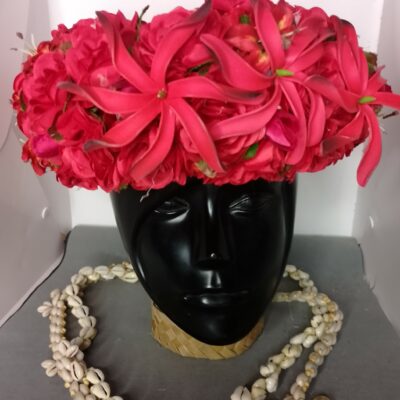 Couronne toute fleur Tahiti rouge corolle de roses rouges trois maxi tiare
