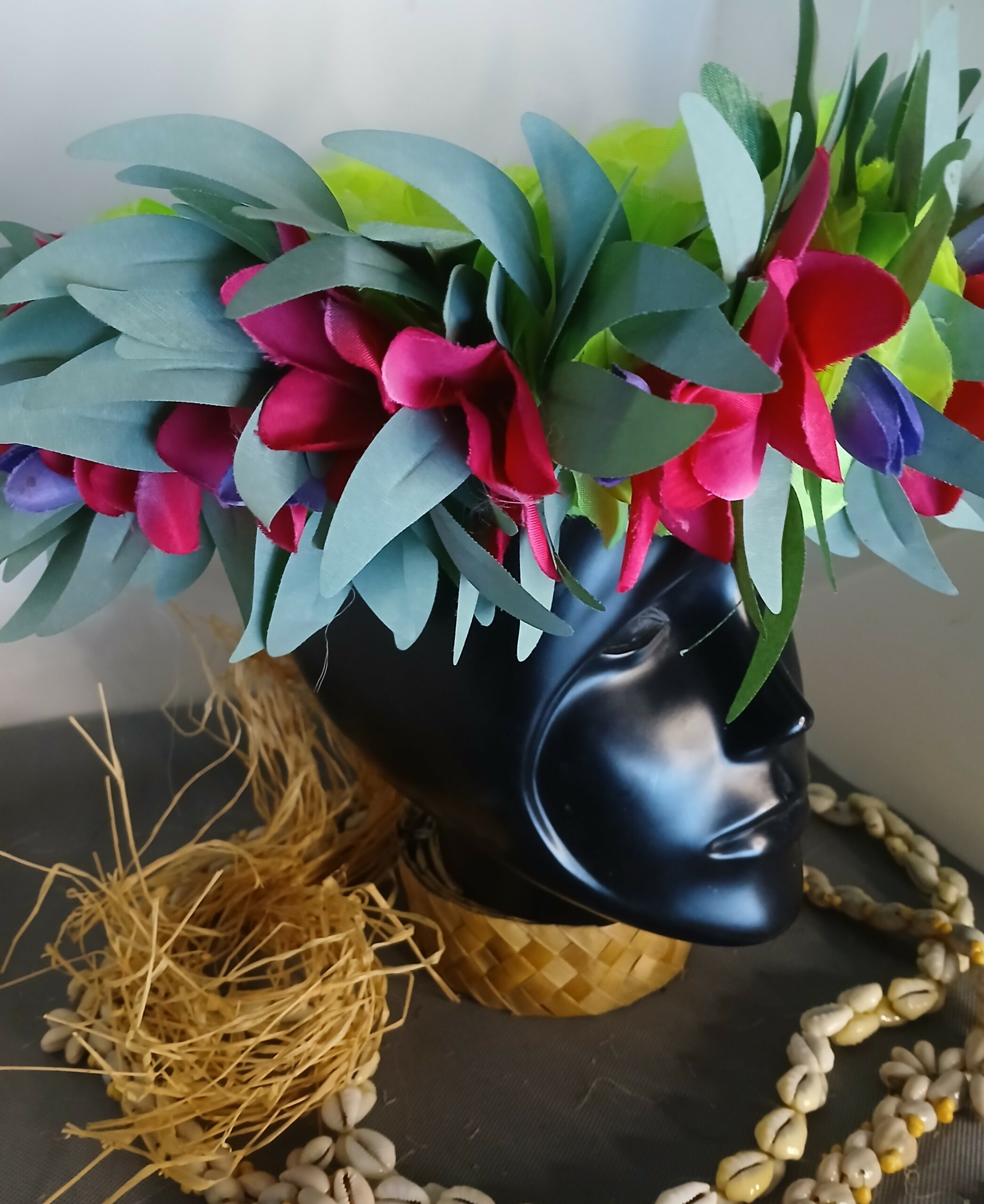 Couronne toute fleur effet feuillage verte corolle tipanie fuchsia