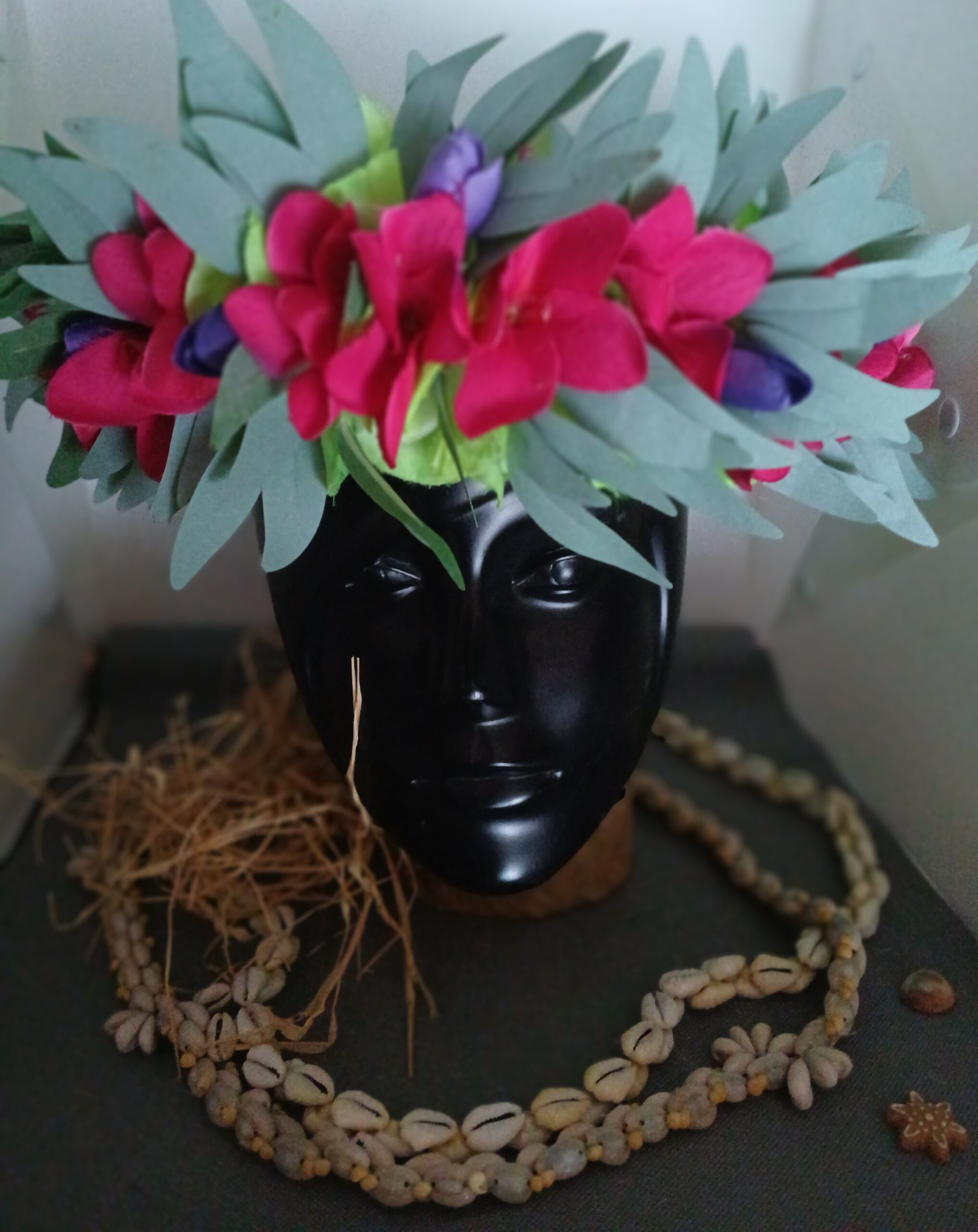 Couronne toute fleur effet feuillage verte corolle tipanie fuchsia