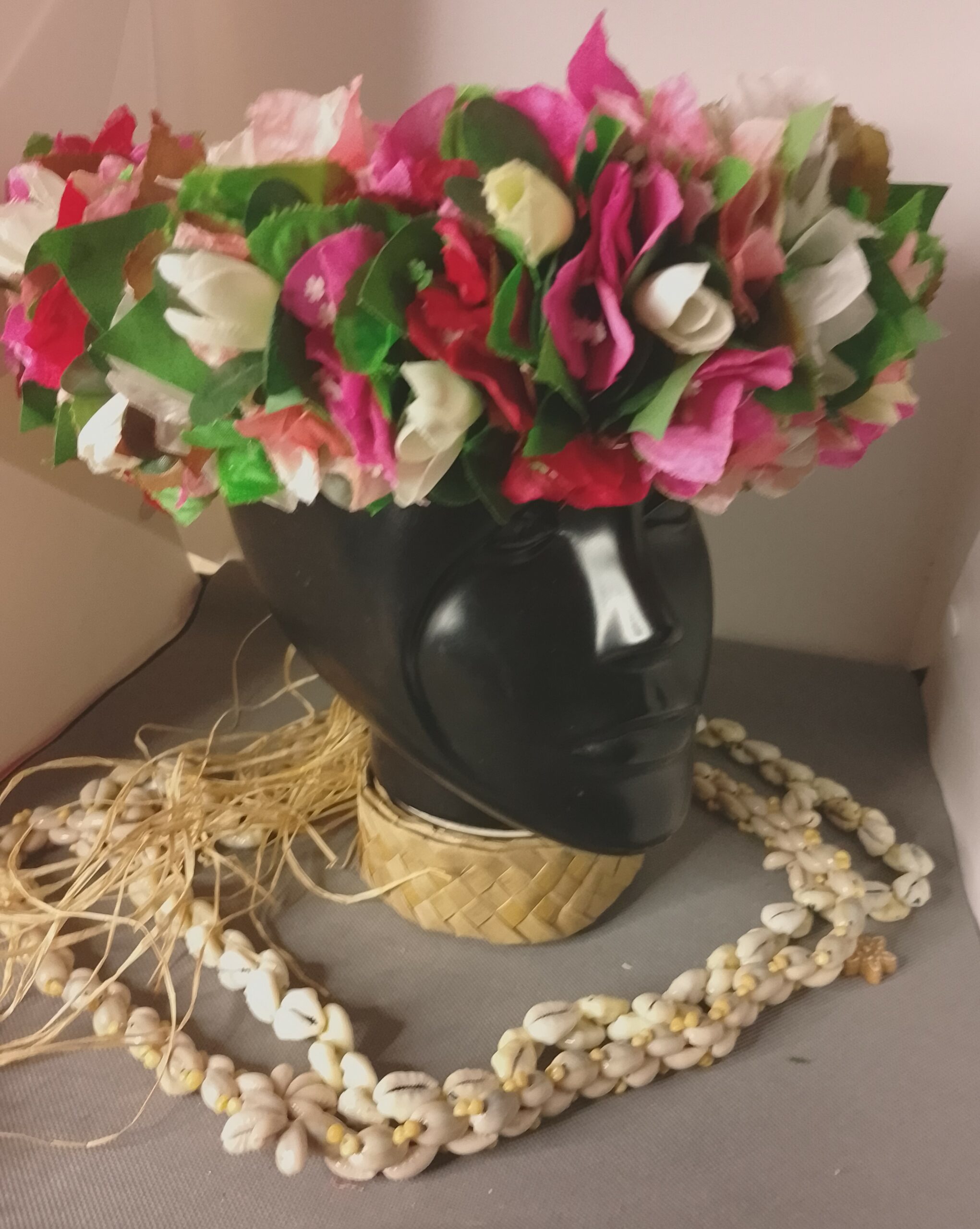 Couronne toutes fleurs Tahiti 4 couleurs bougainvilliers boutons et feuillages Vaite.e.Tiare créations