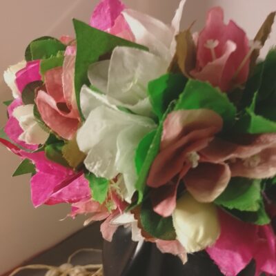 Couronne toute fleur bougainvilliers variés et boutons blancs