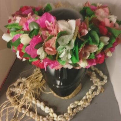 Couronne toute fleur bougainvilliers variés et boutons blancs