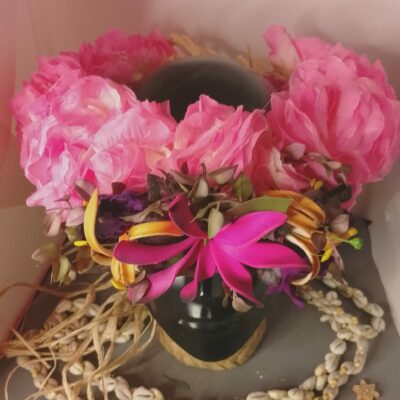 Couronne vanille bords roses maxi tiare grand lys élancés