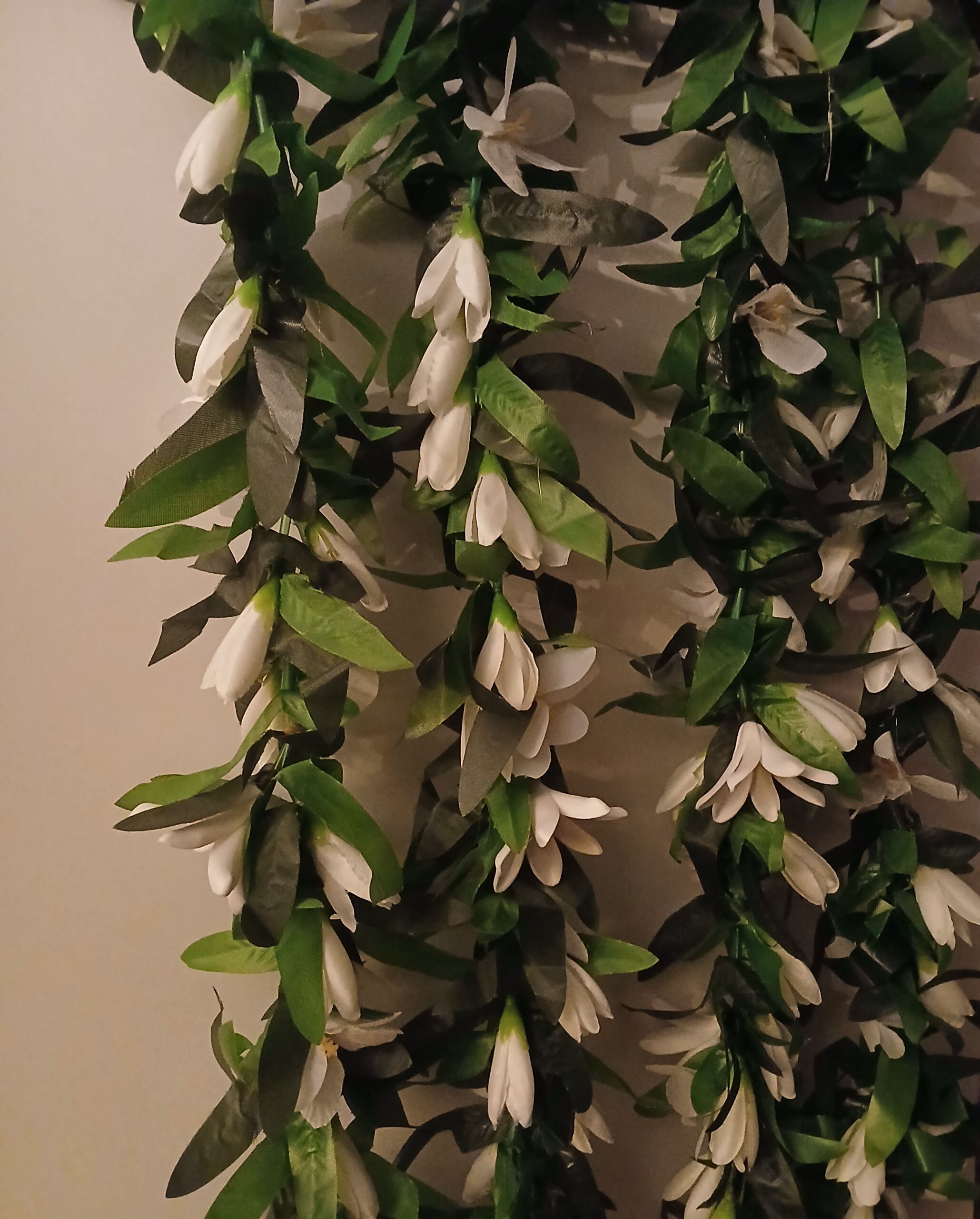 Duo de lei végétal de Cérémonie avec cinq tiare chacun et multiples boutons Vaite.e.Tiare créations