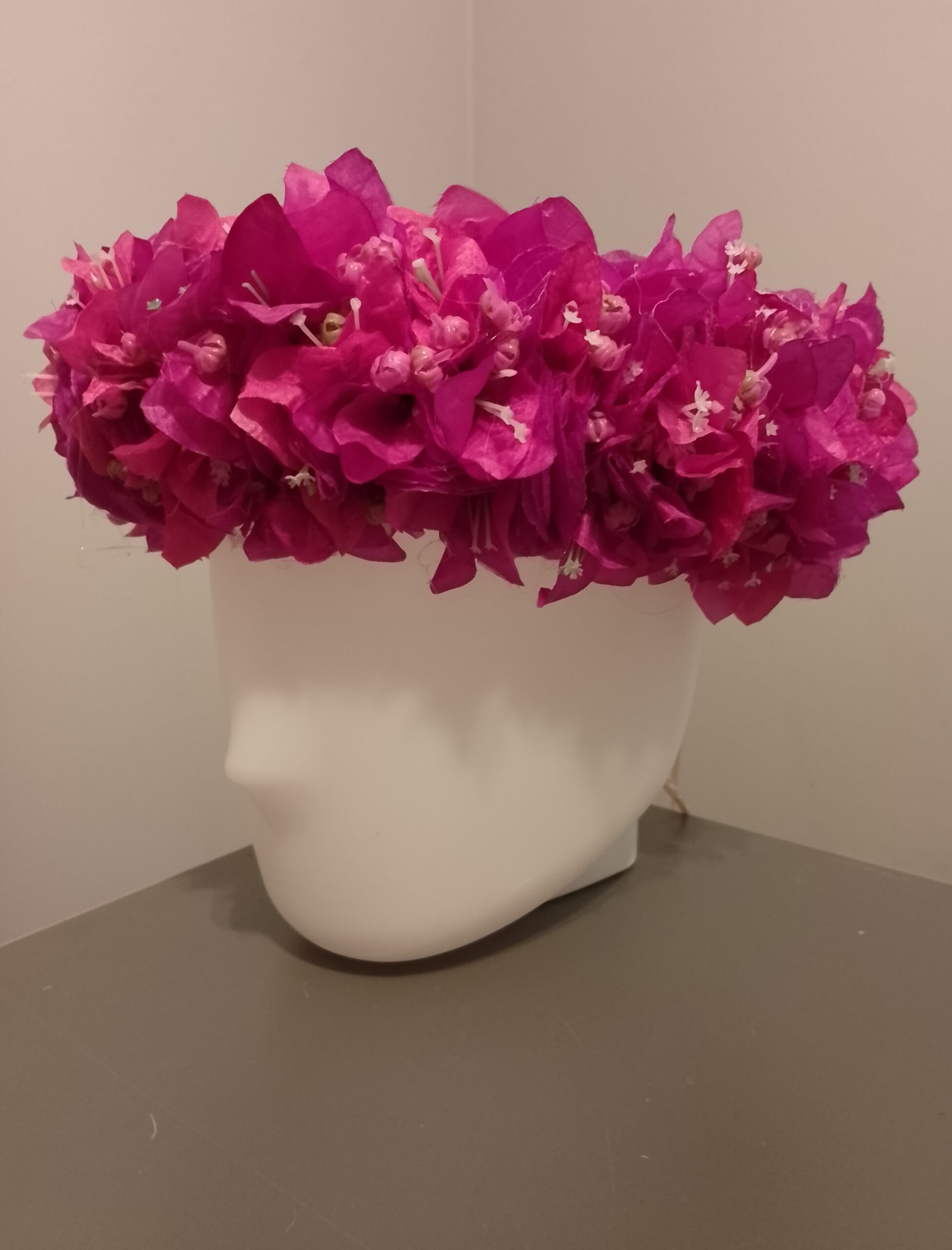 Fine couronne de fleurs Tahiti violette trois tons de bougainvilliers assortis Vaite.e.Tiare créations