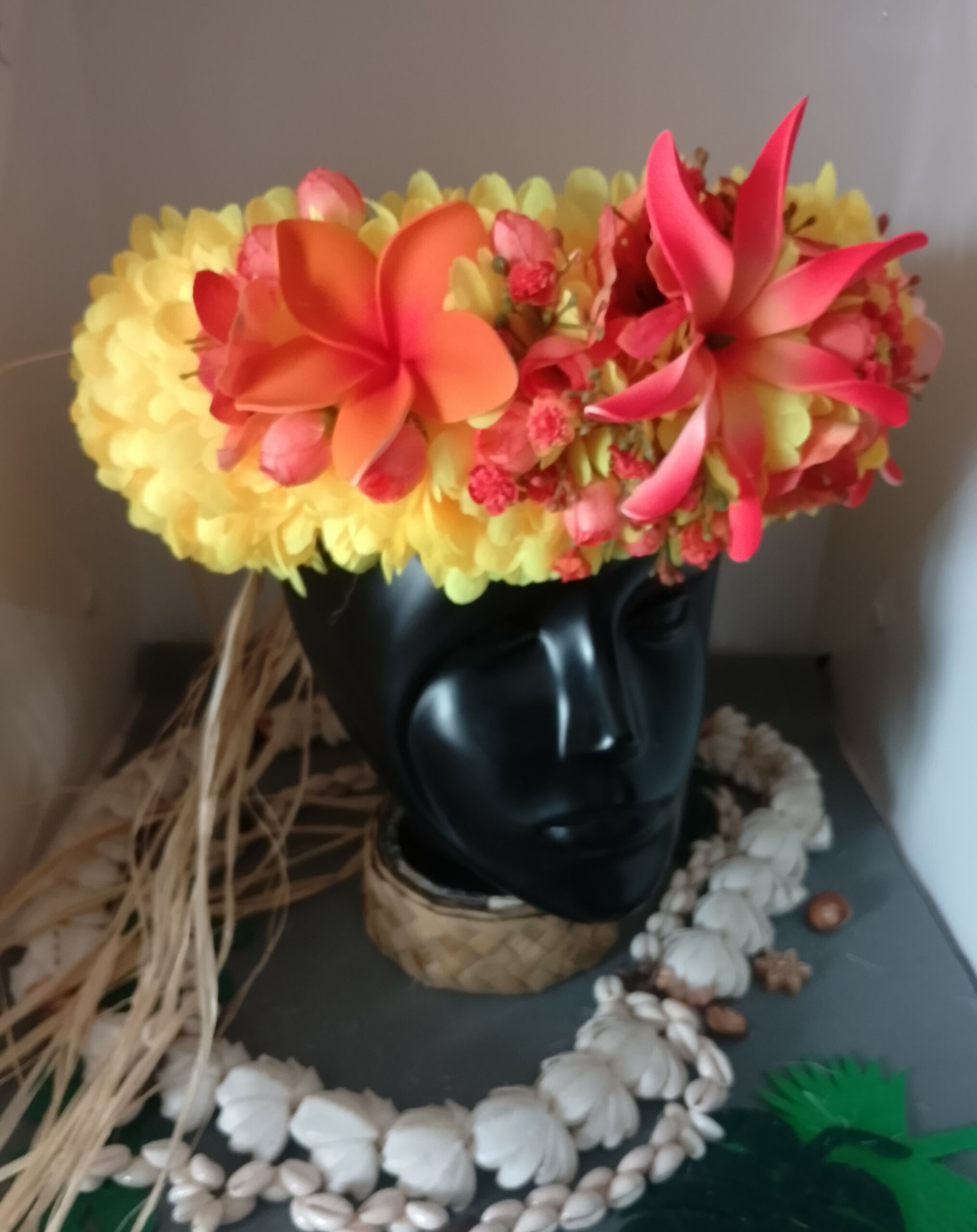Couronne de fleurs Tahiti jaune deux tipanier et maxi tiare orangé Vaite.e.Tiare créations