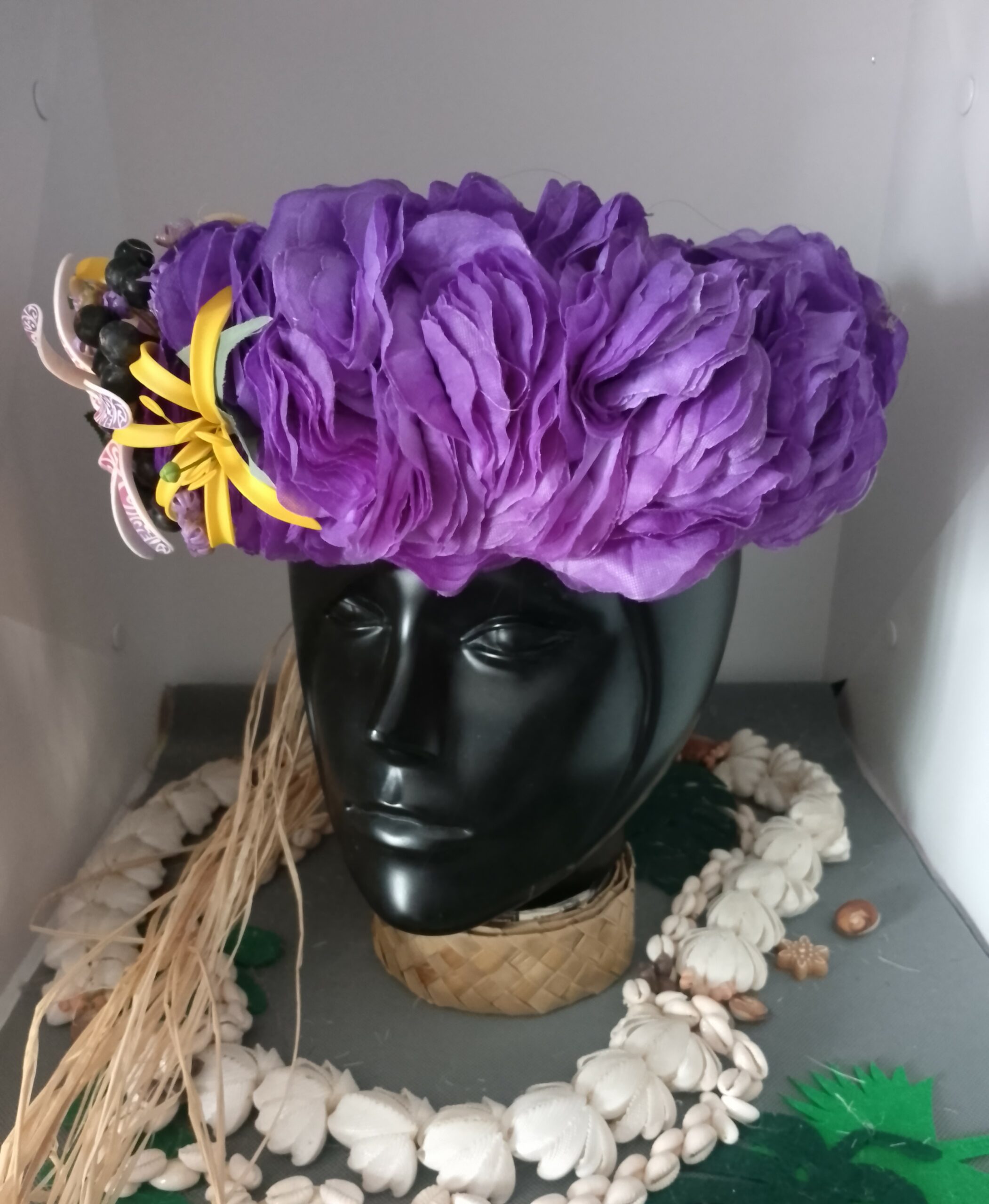 Couronne fleur Tahiti violette tiare tatouée et grand lys élancés Vaite.e.Tiare créations