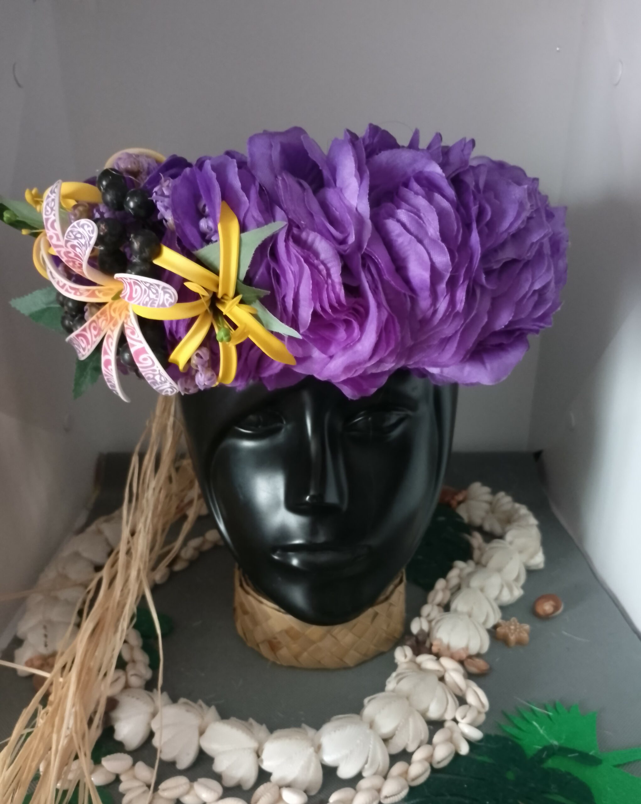 Couronne fleur Tahiti violette tiare tatouée et grand lys élancés Vaite.e.Tiare créations