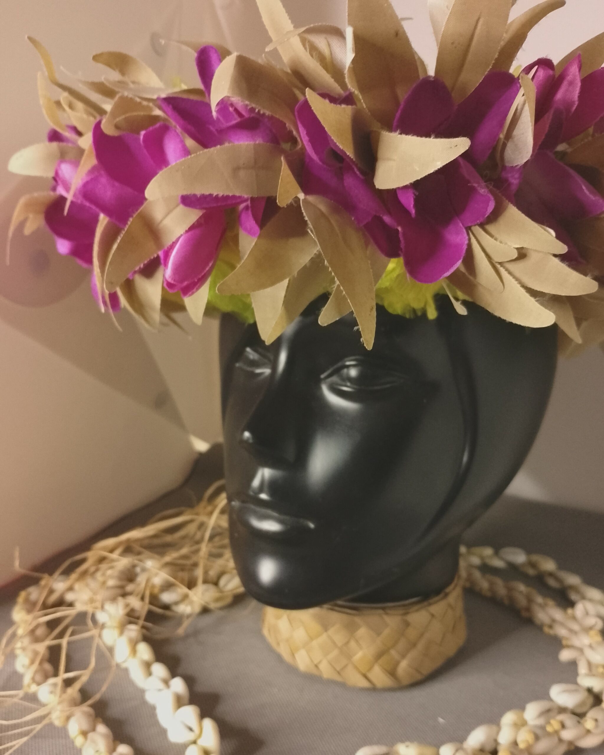 Couronne toute fleur jaune corolle feuillage et tipanie Vaite.e.Tiare création