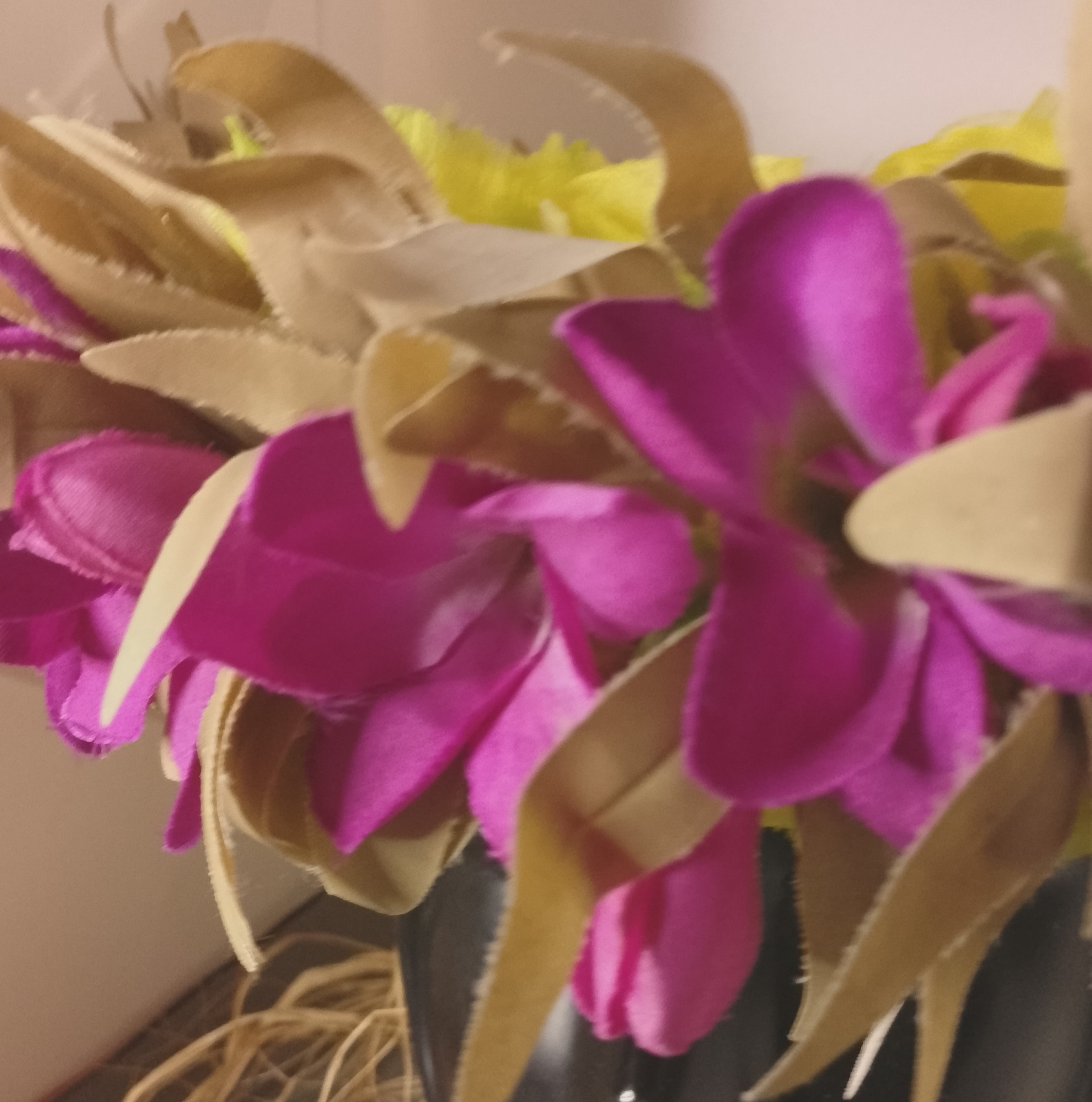 Couronne toute fleur jaune corolle feuillage et tipanie Vaite.e.Tiare création