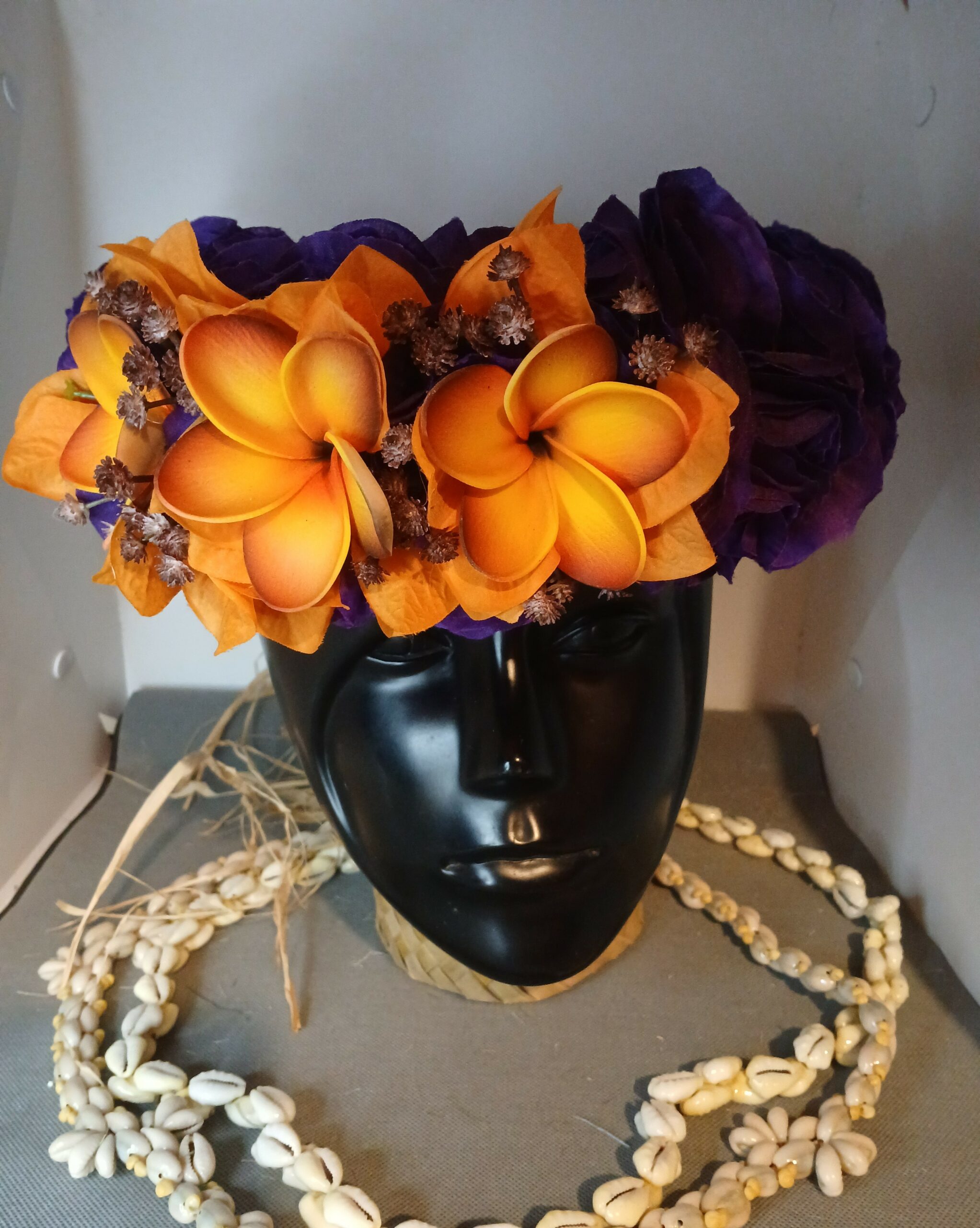 Couronne fleur Tahiti violette trois tipaniers bougainvilliers oranges Vaite.e.Tiare créations