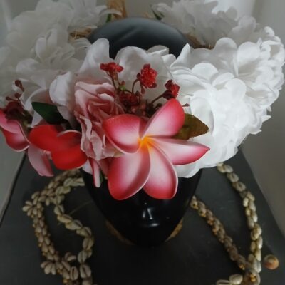 Couronne fleur Tahiti blanche 3 tipanie rouge