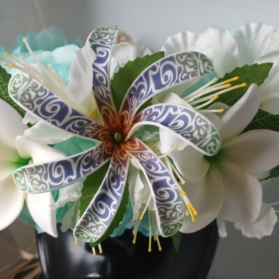 Couronne fleur Tahiti bleu lagon tiare tatouée deux tipanie