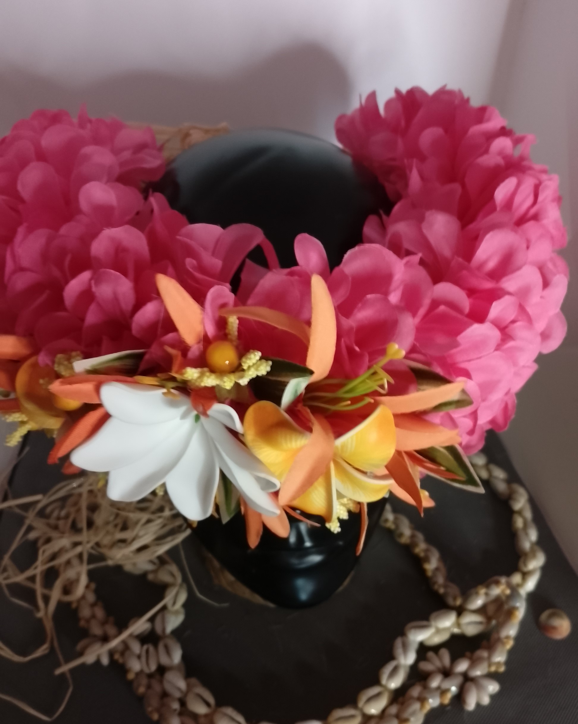 Couronne fleurs Tahiti corail grande tiare deux tipanie rainurés lys élancés oranges Vaite.e.Tiare créations