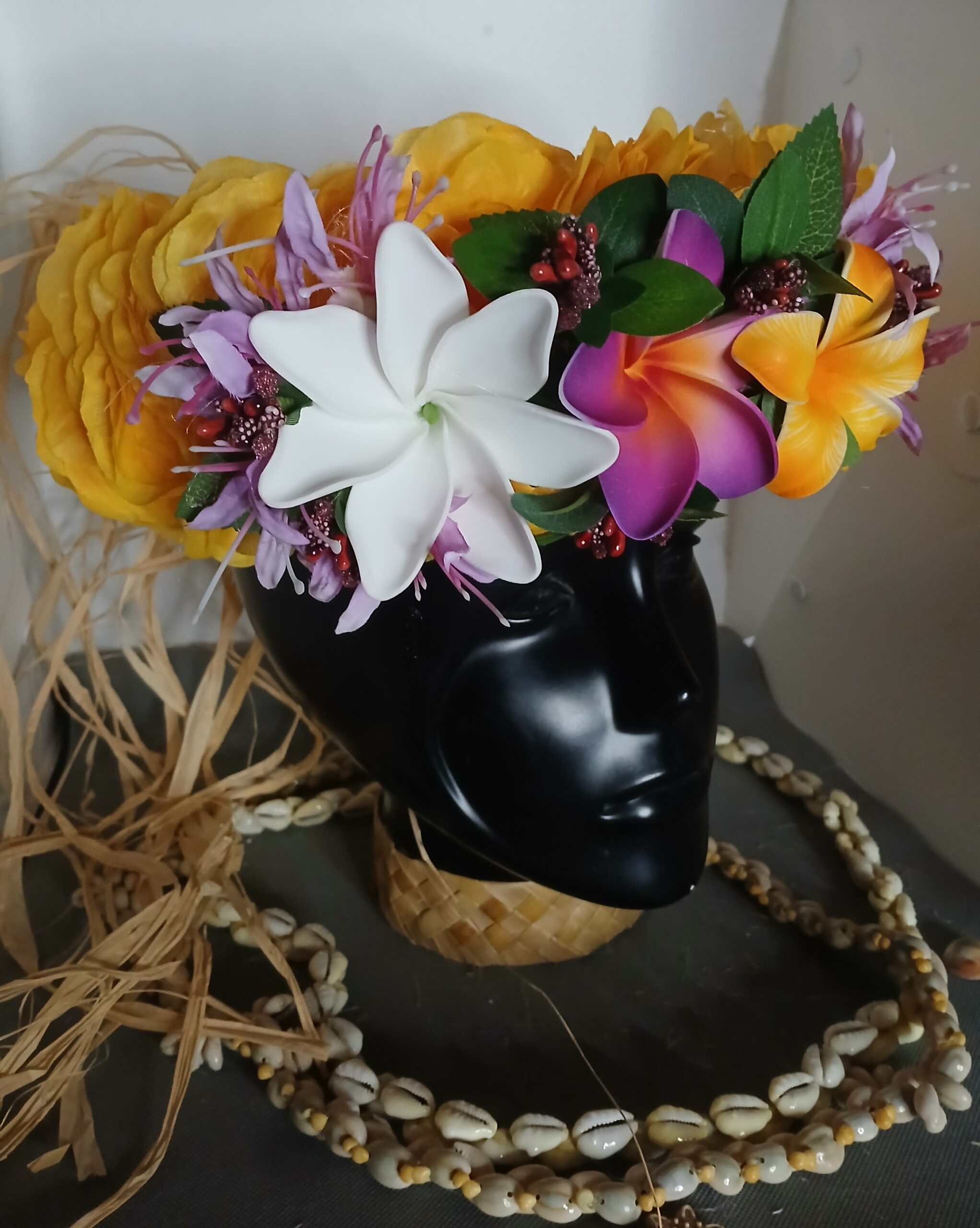 Couronne fleur Tahiti jaune ocre deux tipanie tiare lys élancés Vaite.e.Tiare créations