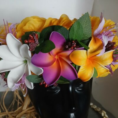 Couronne fleur Tahiti jaune ocre deux tipanie tiare lys élancés 