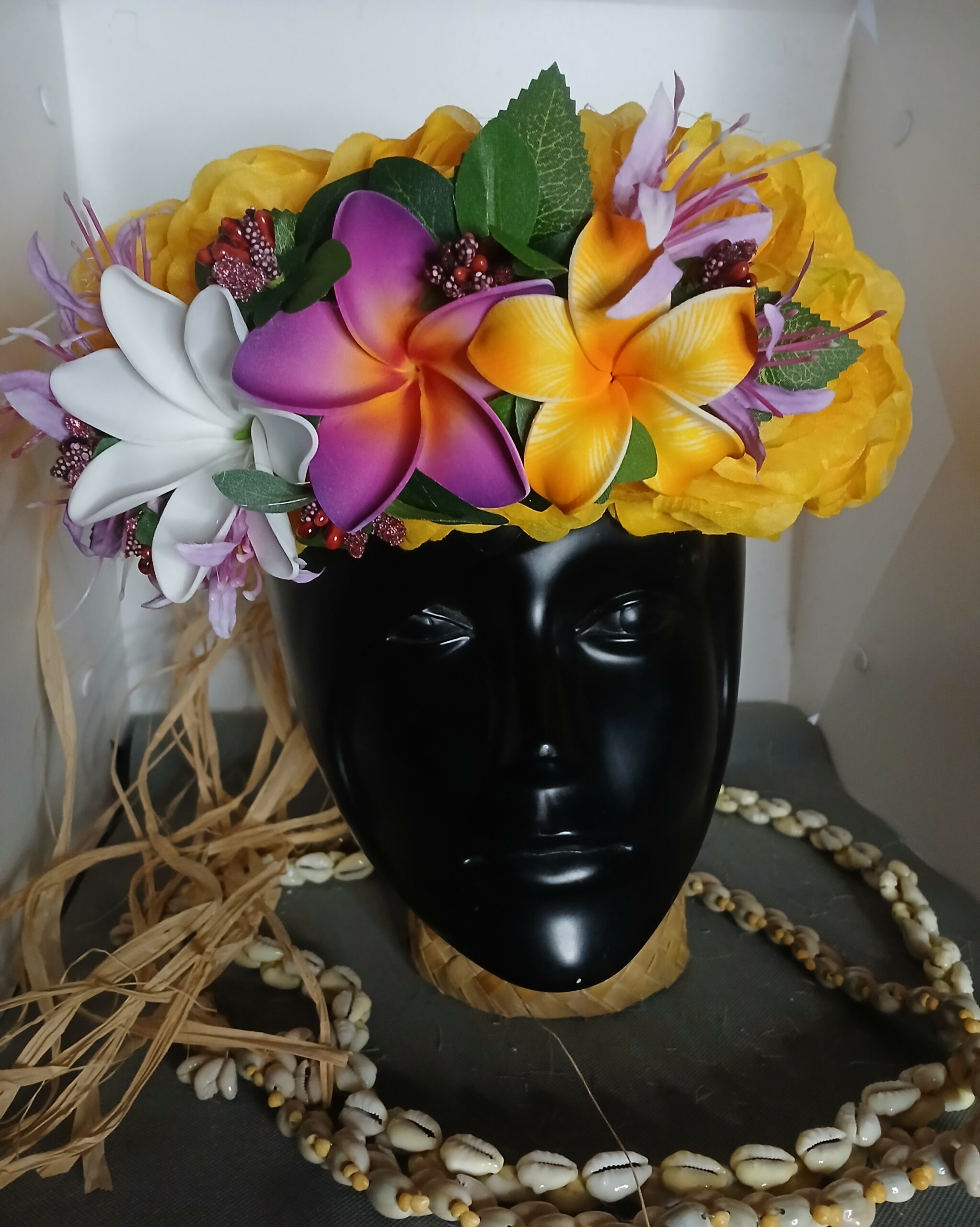 Couronne fleur Tahiti jaune ocre deux tipanie tiare lys élancés Vaite.e.Tiare créations