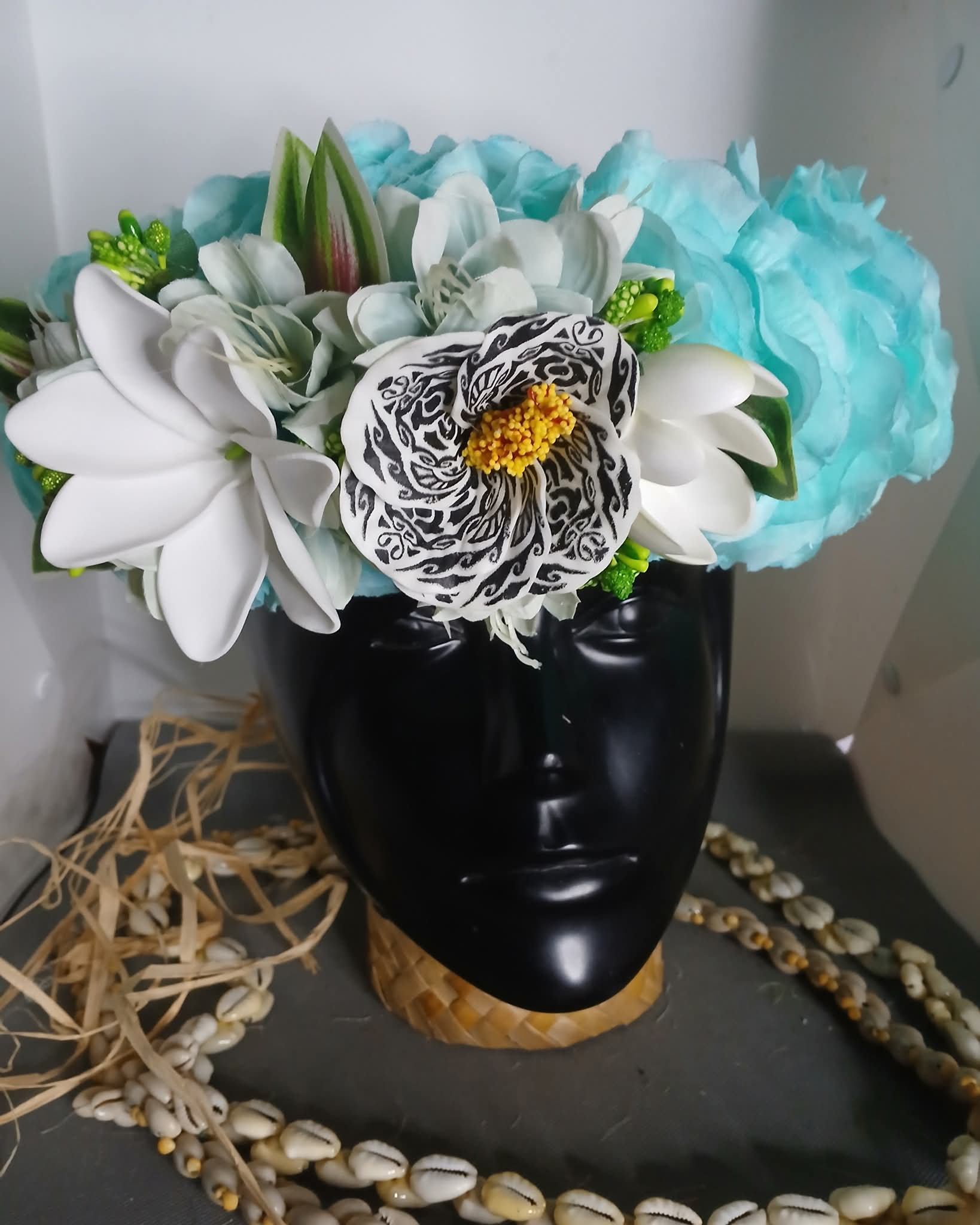 Couronne fleurs Tahiti bleu lagon grande tiare hibiscus tatoué tiare en bouton Vaite.e.Tiare créations