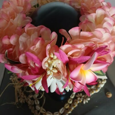 Couronne fleurs Tahiti champagne rosé deux tipanie tiare lys élancés fuchsias