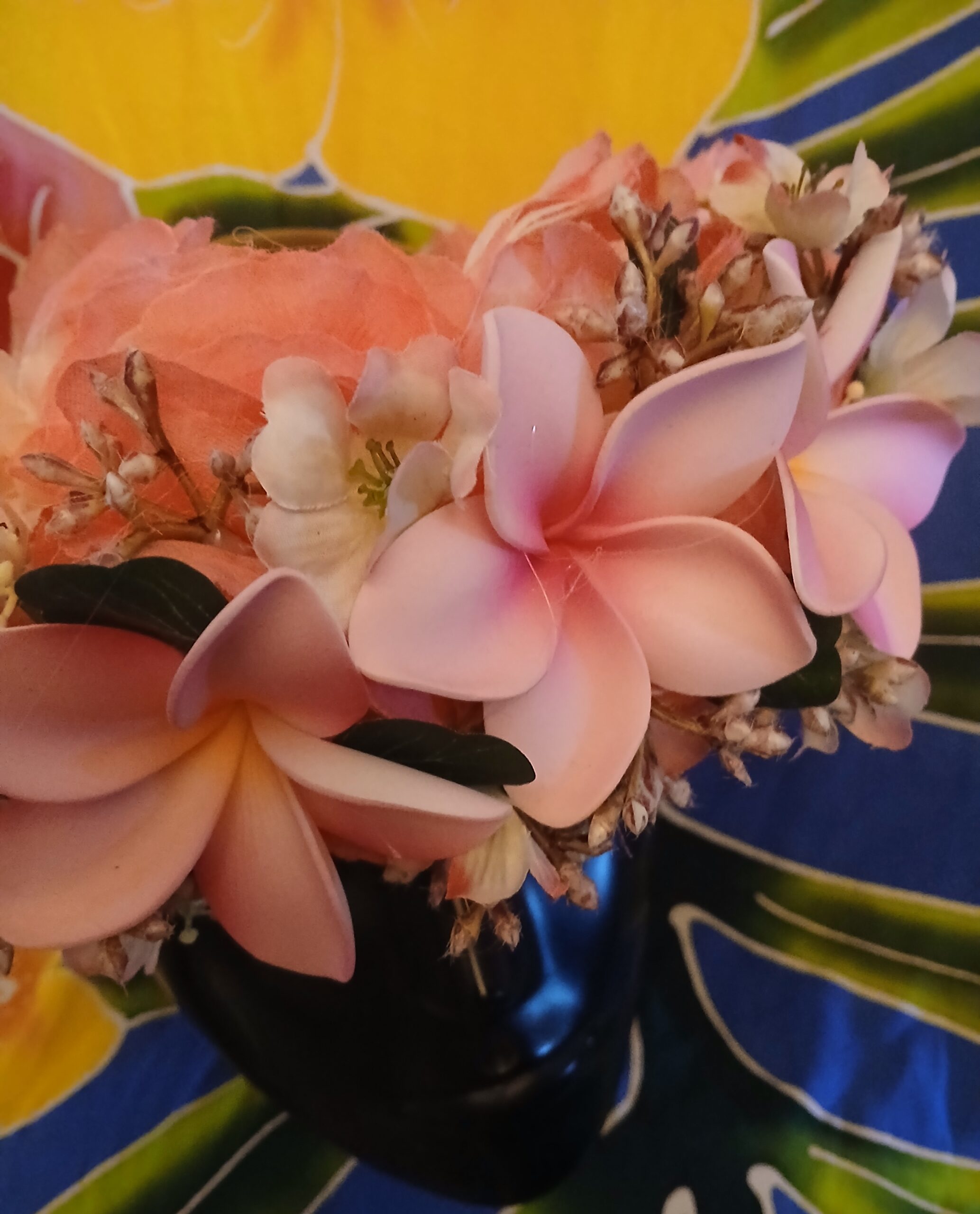 Couronne fleurs Tahiti vanille et rose trois tipanie Tahiti identiques Vaite.e.Tiare créations