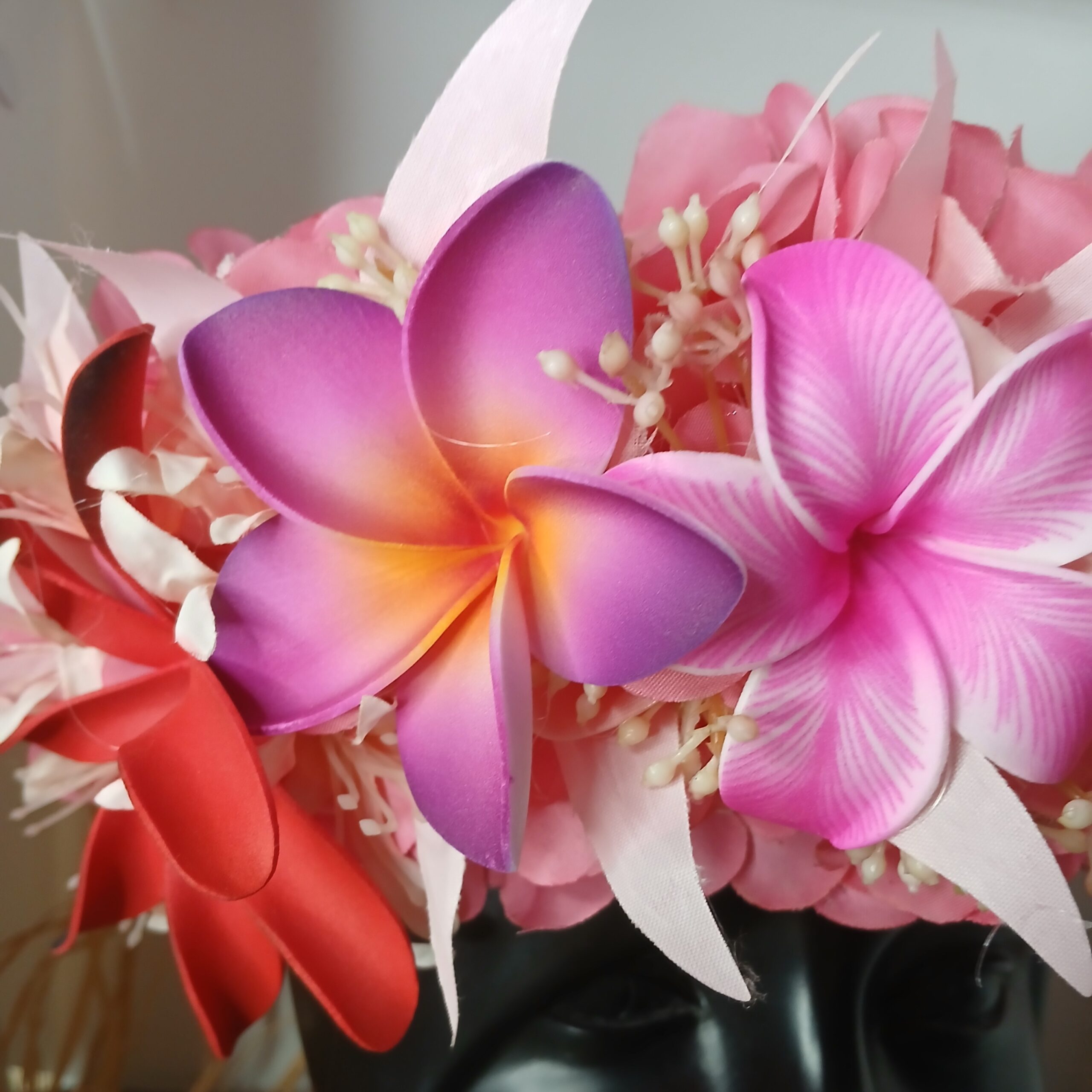 Couronne fleurs Tahiti corail maxi tiare deux tipanie différents Vaite.e.Tiare créations