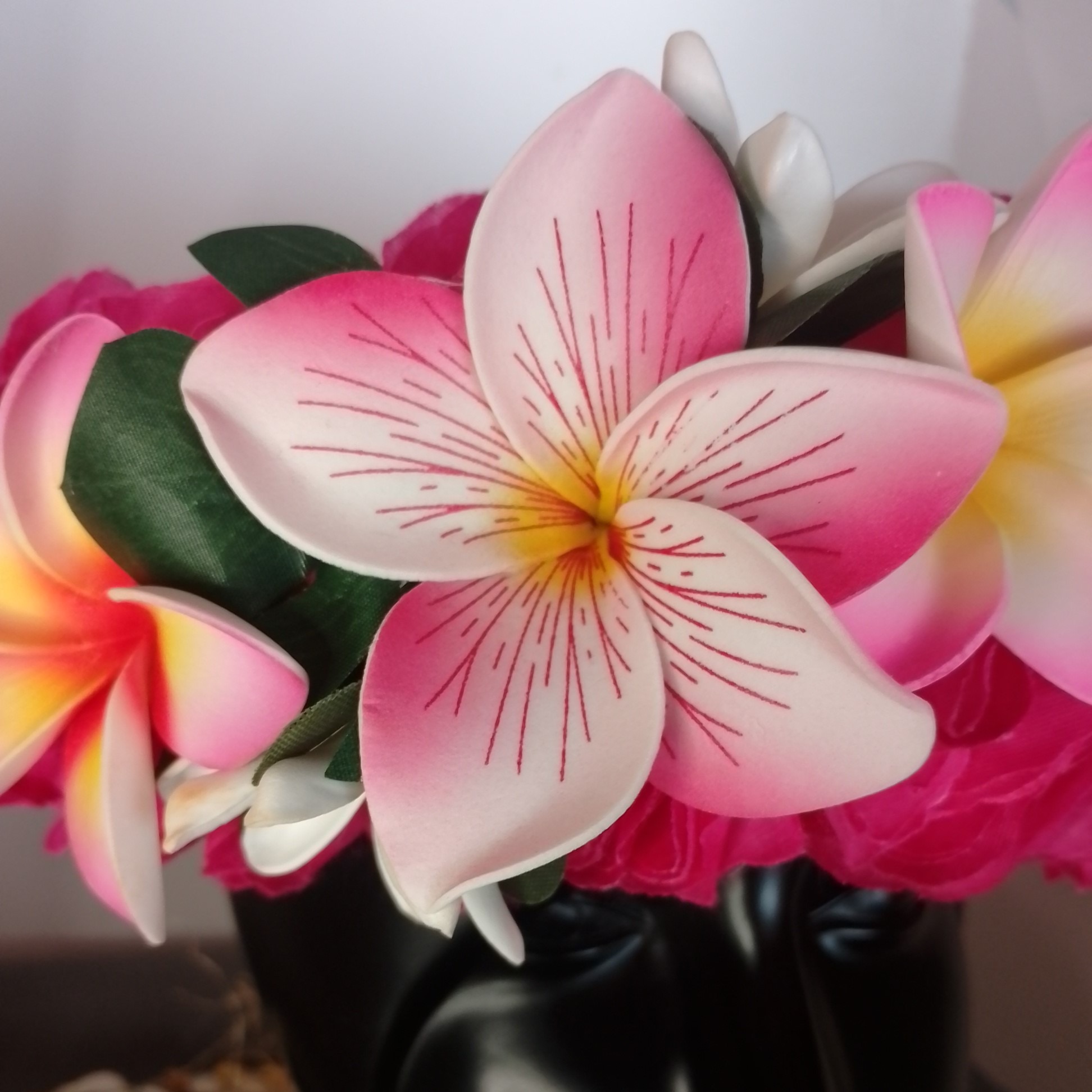 Couronne fleurs Tahiti fuchsia grand tipanie deux tiare deux tipanie Vaite.e.Tiare créations
