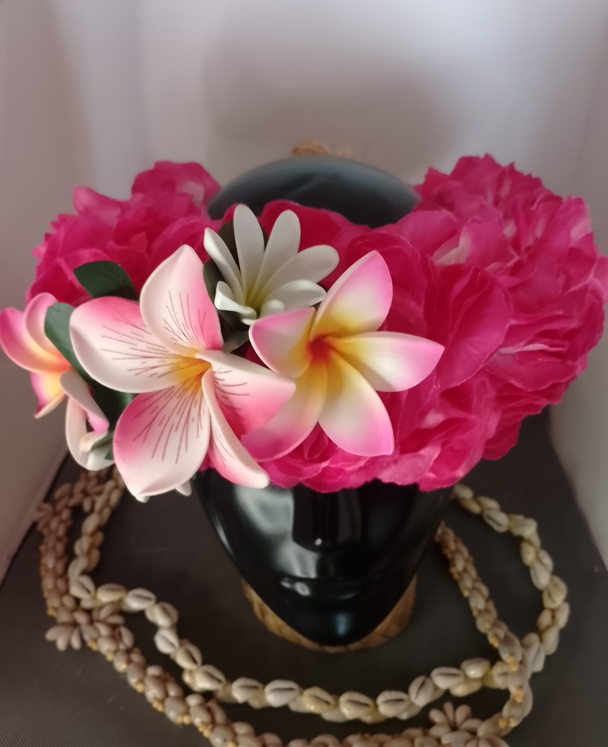 Couronne fleurs Tahiti fuchsia grand tipanie deux tiaredeux tipanie Vaite.e.Tiare créations
