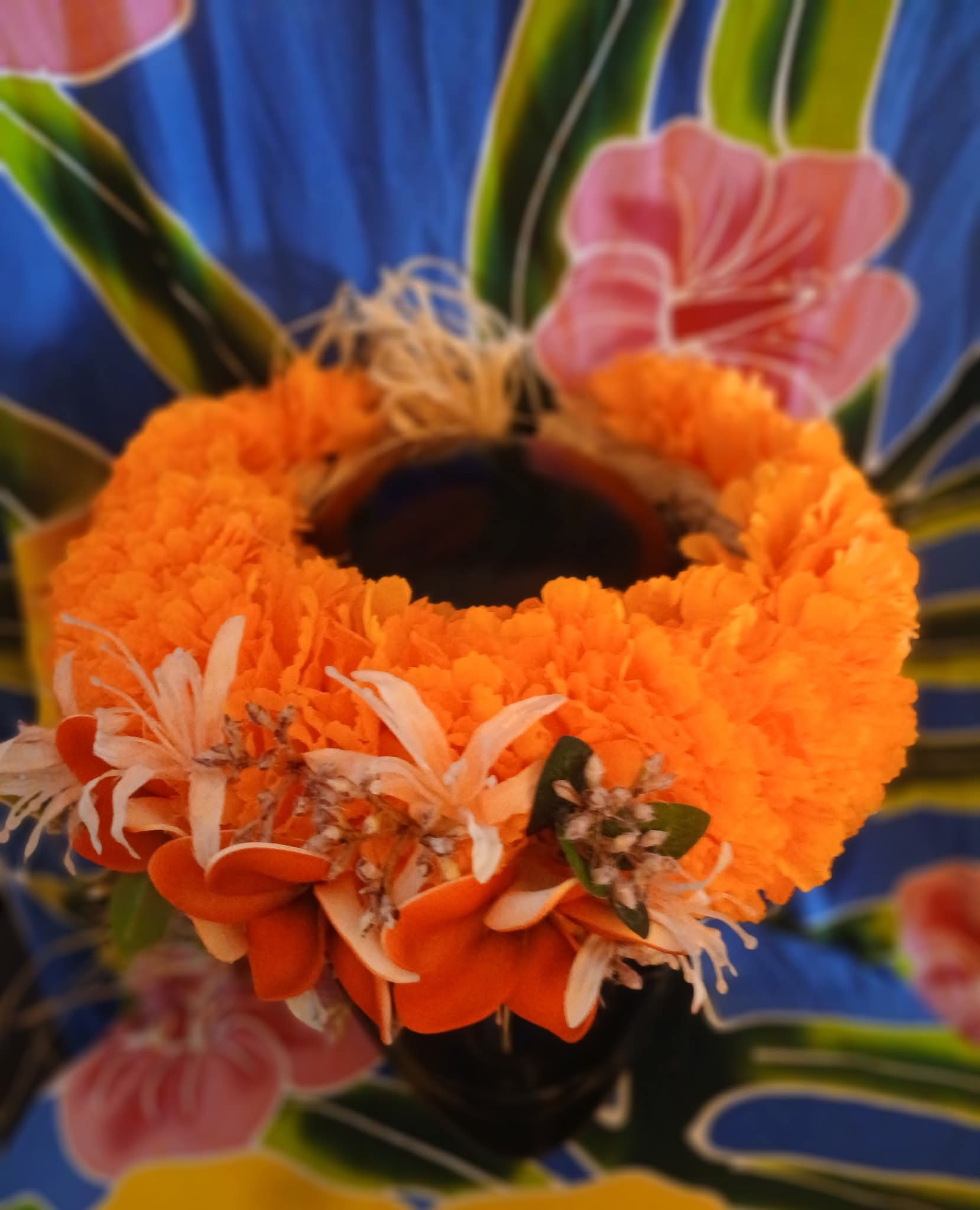 Couronne fleurs Tahiti orange trois tipanie oranges lys élancés Vaite.e.Tiare créations