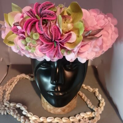 Couronne fleurs Tahiti rose pâle orchidées vertes trois tiare tatouées