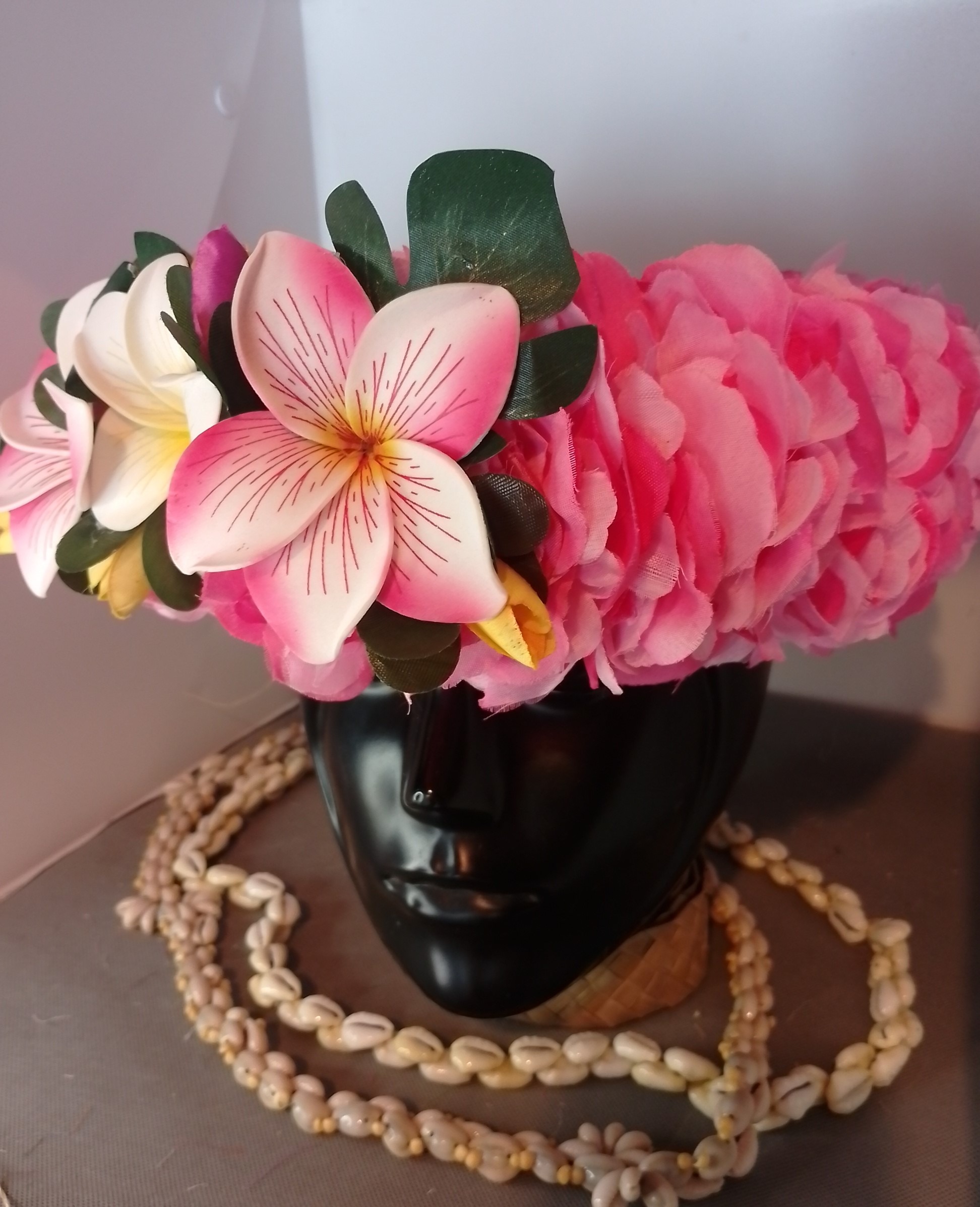 Couronne fleurs Tahiti rose et fuchsia trois maxi tipanie rainurés Vaite.e.Tiare créations