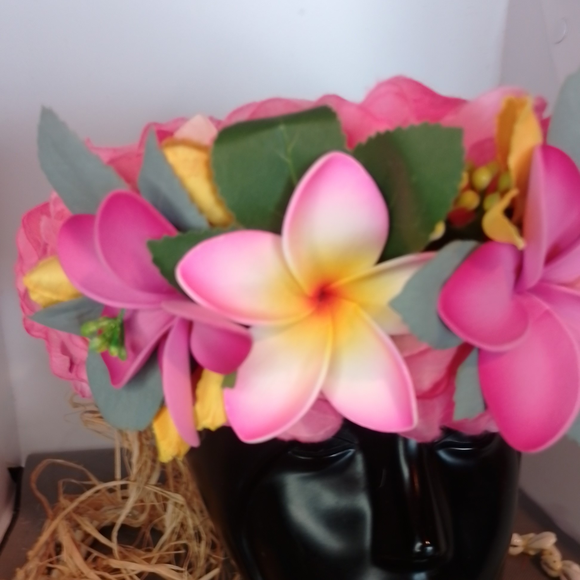 Couronne fleurs Tahiti vanille bords fuchsia deux tipanie fuchsia tipanie blanc bords roses Vaite.e.Tiare créations