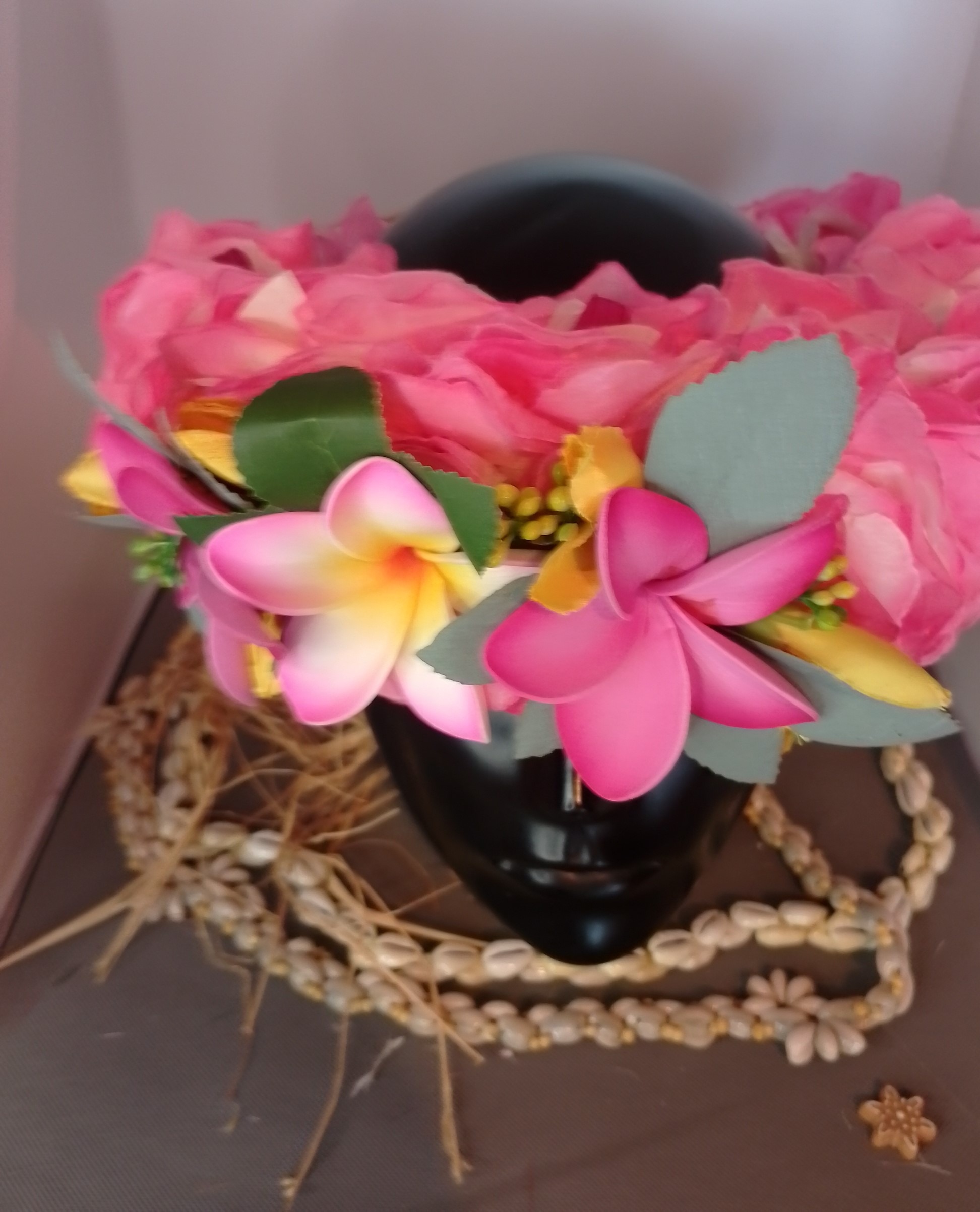 Couronne fleurs Tahiti vanille bords fuchsia trois tipanie Vaite.e.Tiare créations