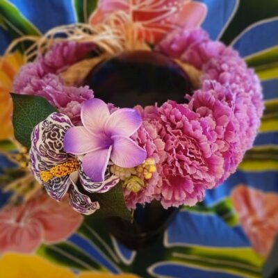 Couronne fleurs Tahiti violette hibiscus tatoué deux tipanie rainurés