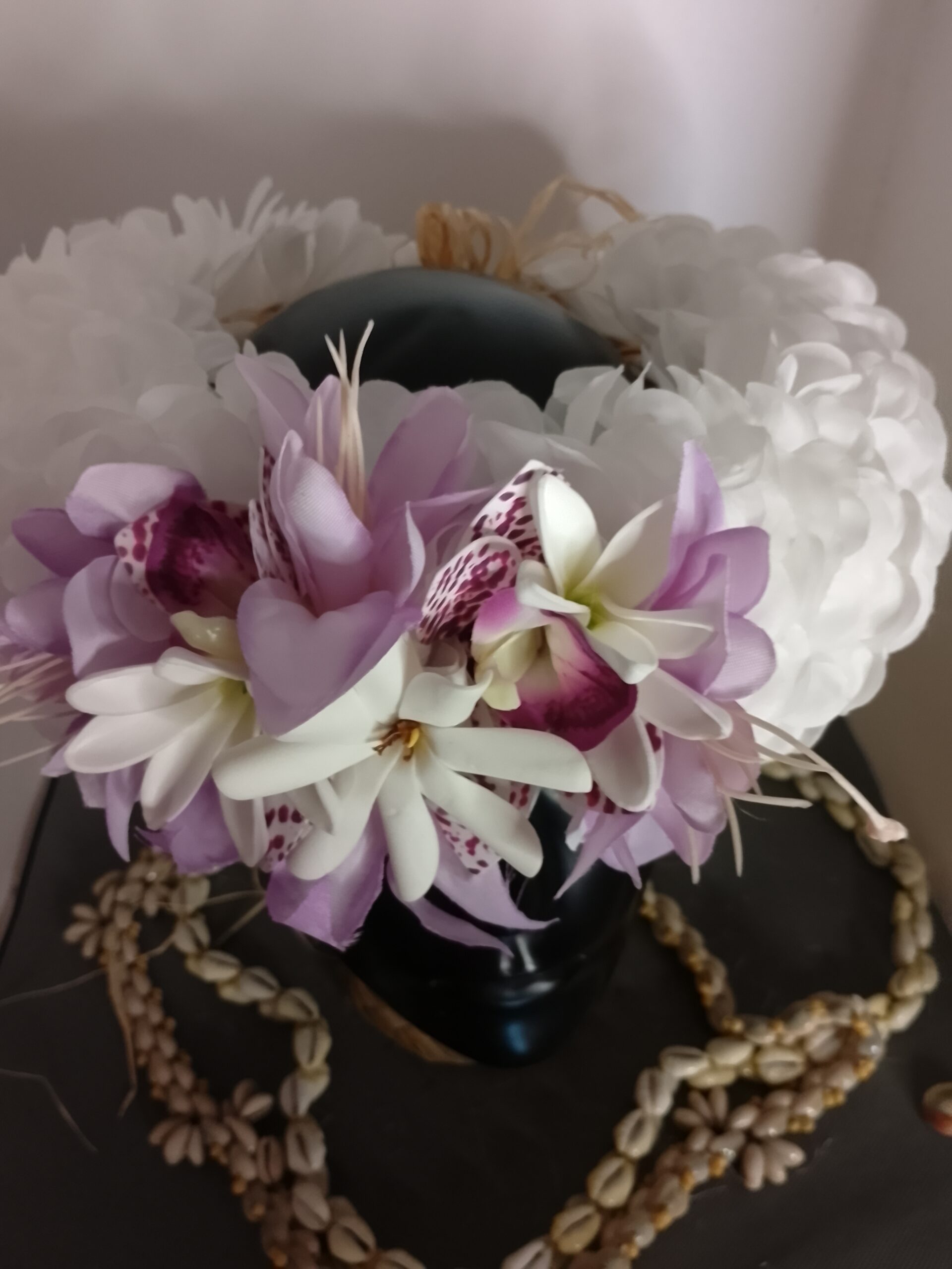 Couronne tiare Tahiti blanche deux tiare entre ouvertes orchidées lys mauves tiare Vaite.e.Tiare créations