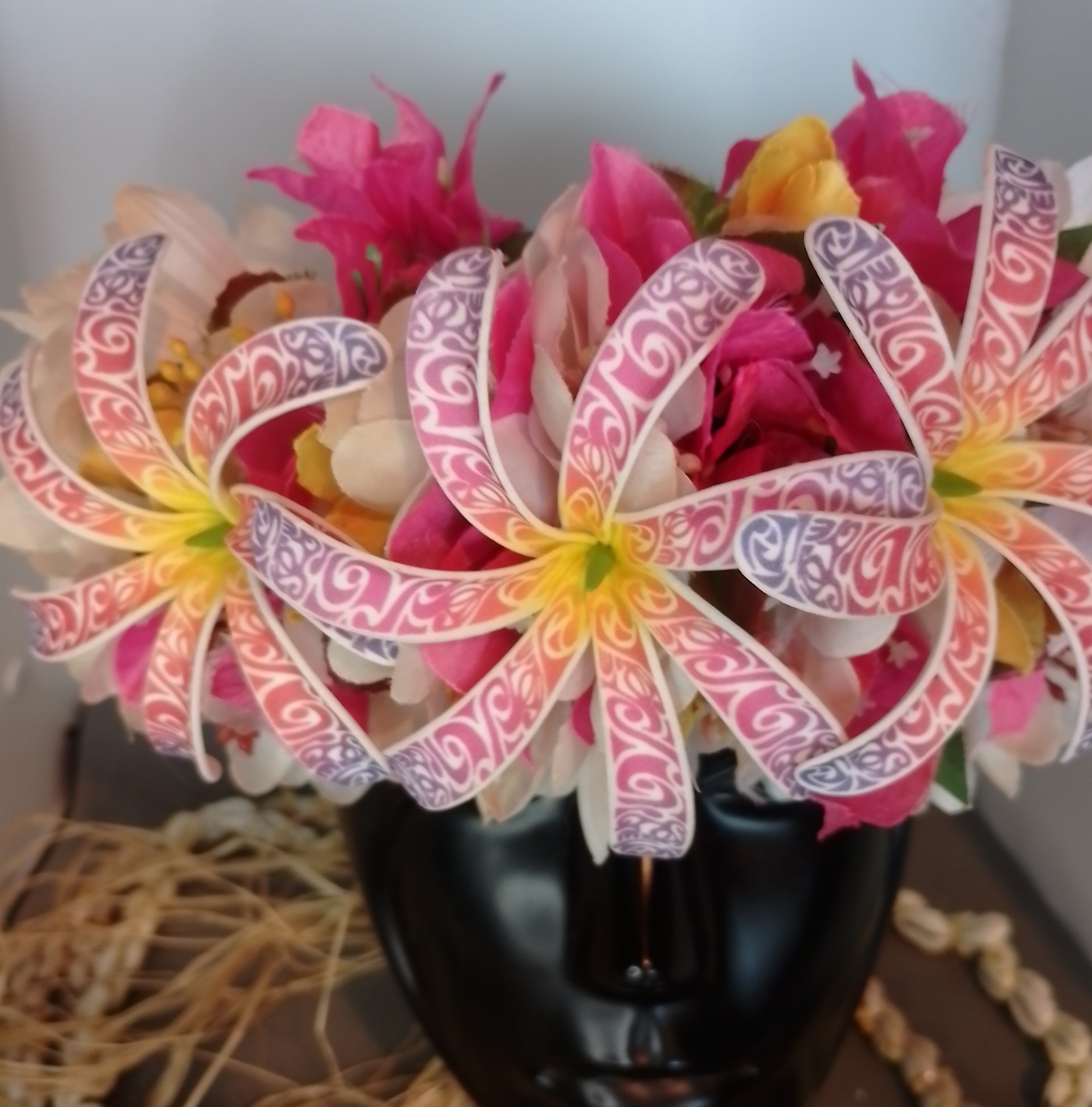 Couronne tiare Tahiti blanche trois tiare tatouée bougainvilliers fuchsias Vaite.e.Tiare créations