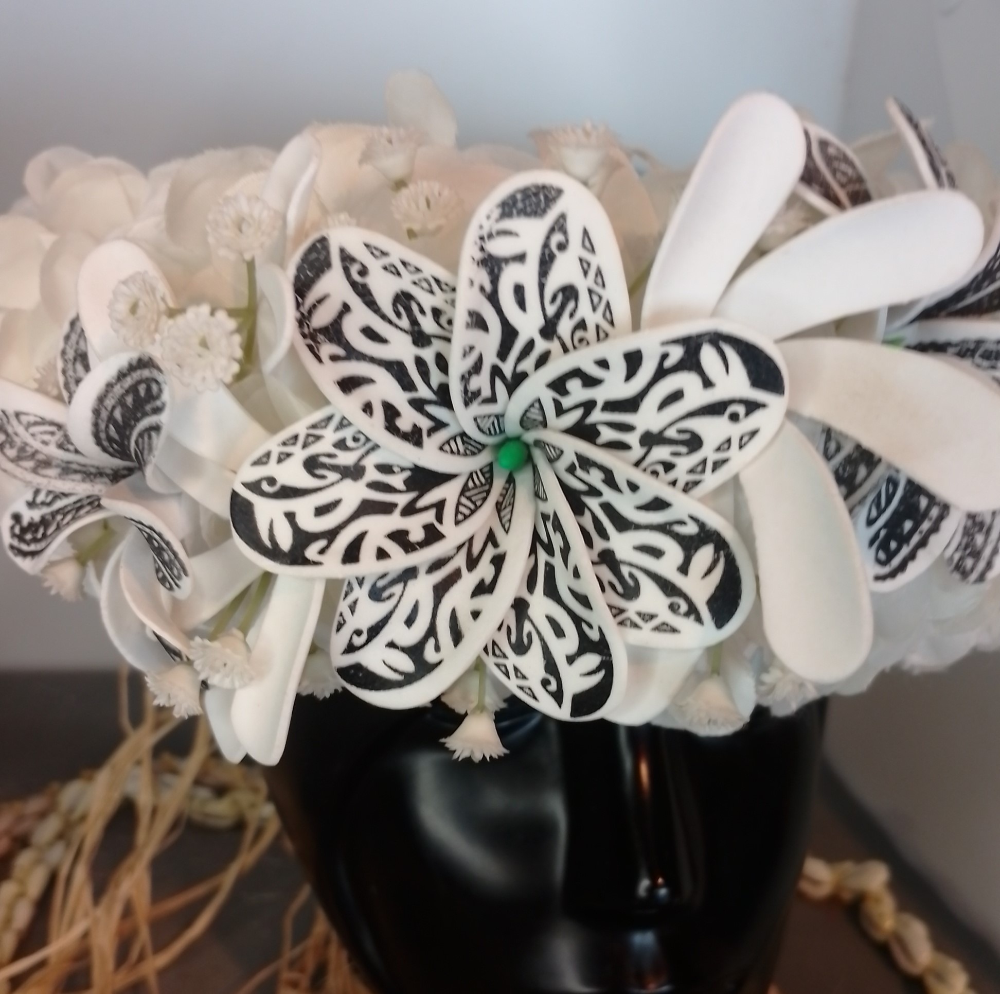 Couronne tiare Tahiti blanche trois tiare tatouées deux tiare Vaite.e.Tiare créations